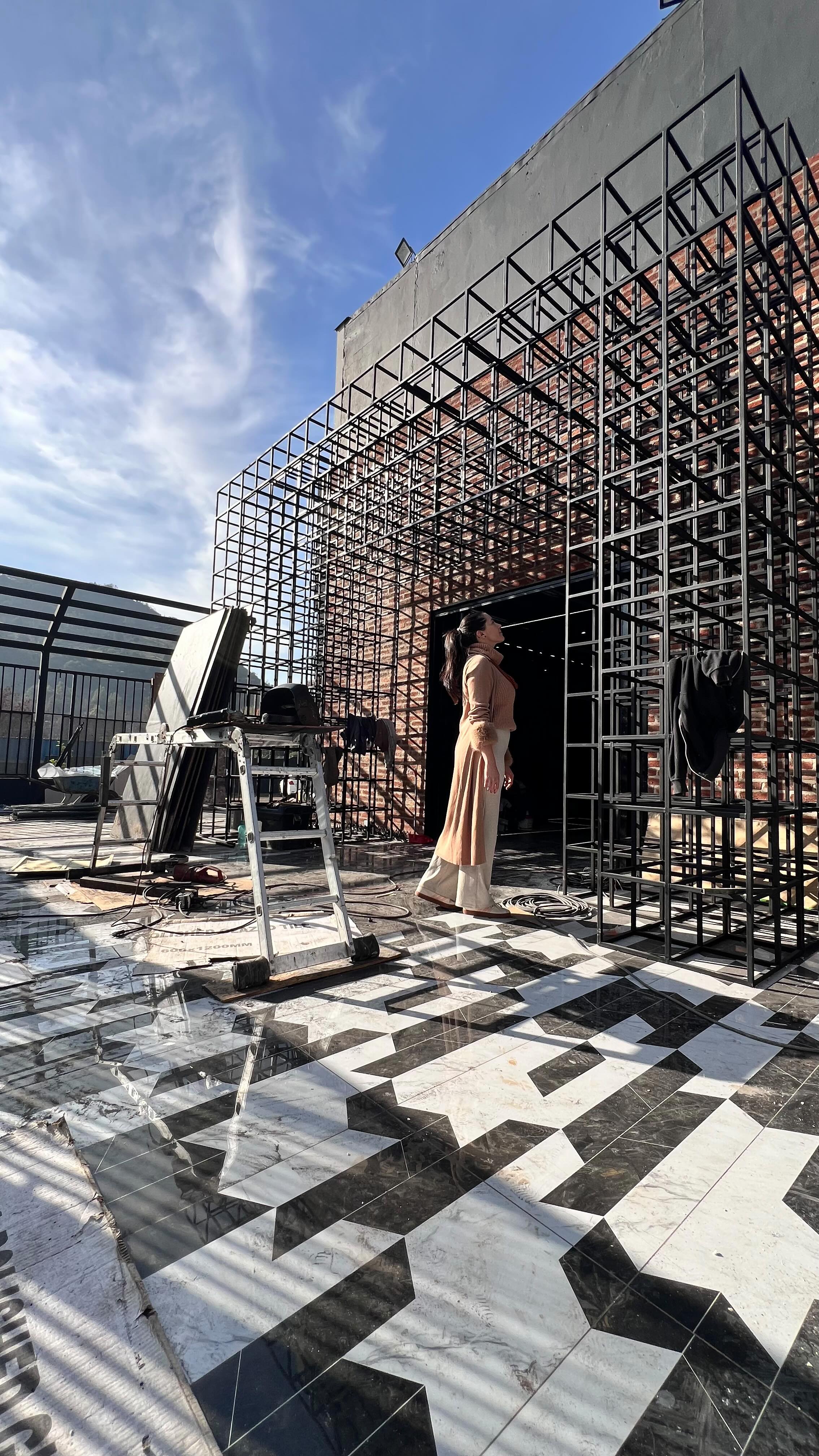 NEW PROJECT | New club in Santiago
Después de toda una propuesta de diseño entre iluminación, fierros, mobiliario y revestimientos…
⚡️Pronto se viene la inauguración de este nuevo espacio que será todo un espectáculo!
#studiobarlainteriordesign
#interiordesign
#interiorclub
#designclub
#visualizacionarquitectonica
www.studiobarla.com