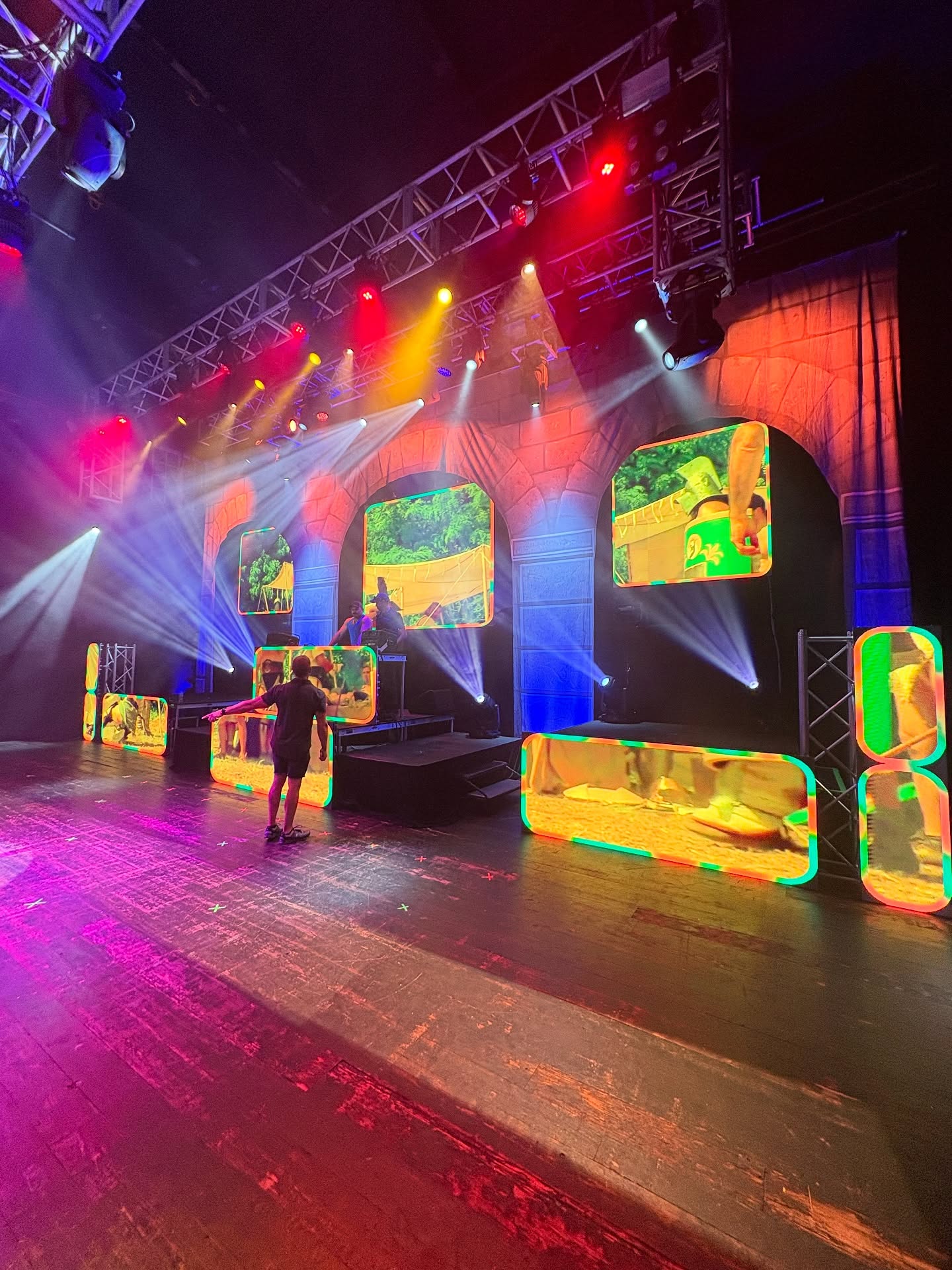 It’s a wrap, RED Party #redparty @onemagicalweekend #onemagicalweekend #ledscreen #resolumearena