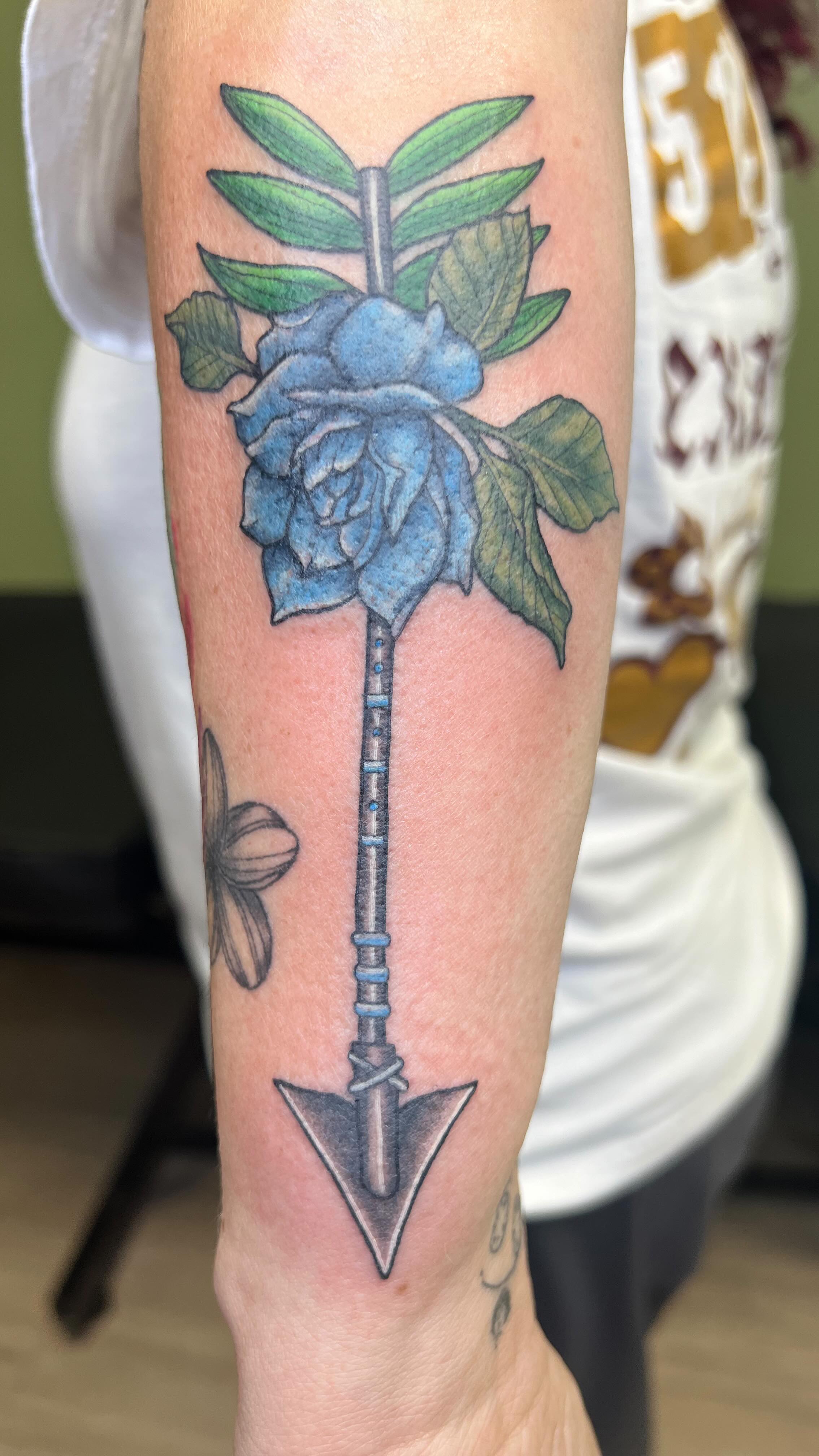 A few color pieces from this week! Book now my June calendar is filling up fast!! Link in bio 😁
#sanantoniotattooartist #femaletattooartist #floraltattoo #colortattoo #customtattoo