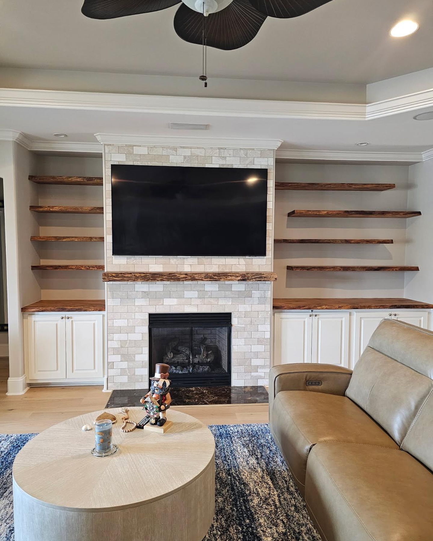 A local custom renovation company referred these clients to us, seeking a stylish addition to an otherwise plain wall.
After two consultations, they selected stunning, locally sourced, live-edge Ambrosia Maple for their home.
We carefully chose three slabs from our inventory, perfectly matched for color and grain.
The shelves were expertly crafted from these slabs and finished with Rubio Monocoat for a flawless look. @rubiomonocoatusa
Contact us for an appointment or drop by to start your next custom project!