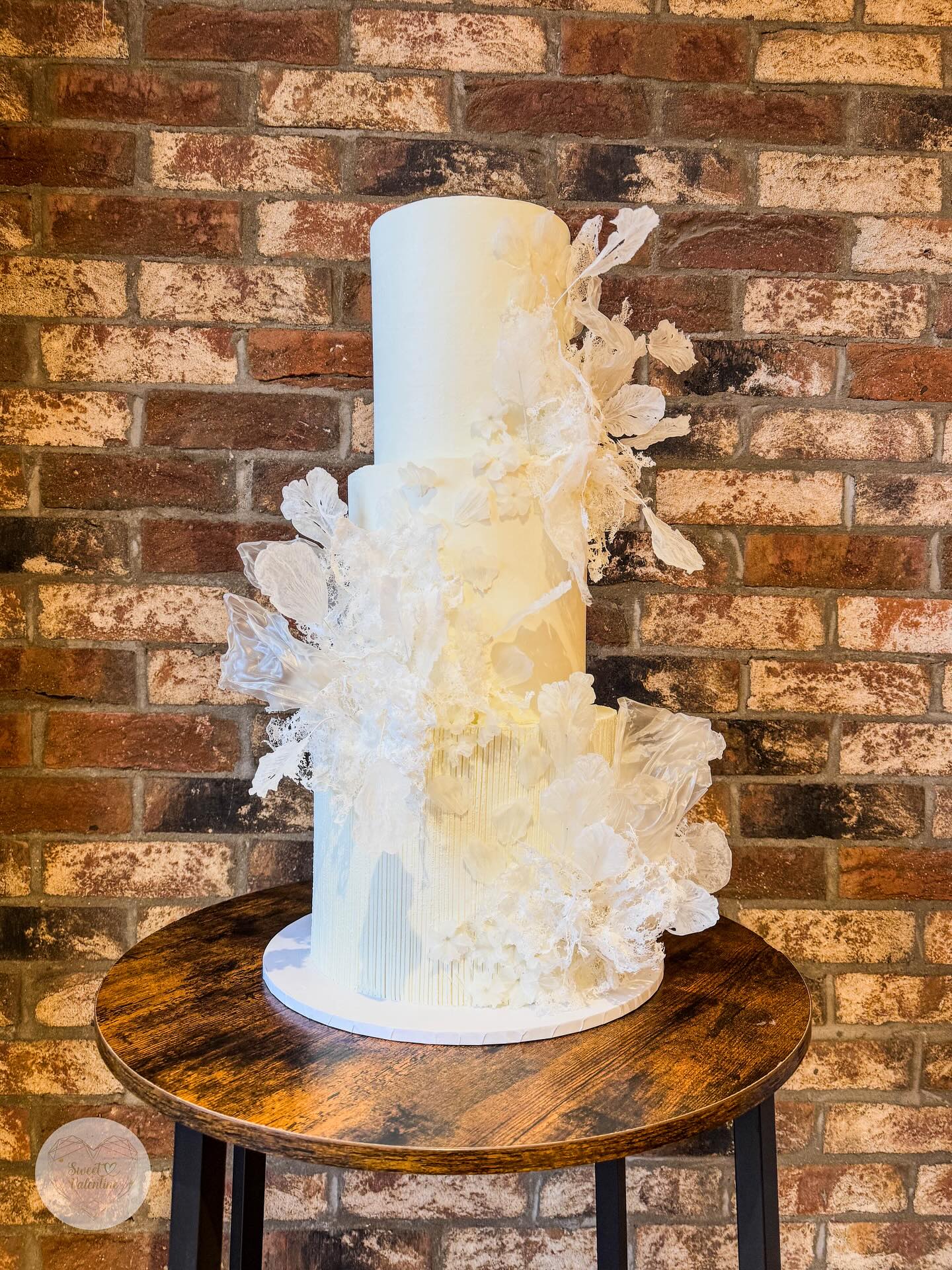 Throwback to a dummy cake I created for an event. I really wanted to push my skills with some sugar work and wafer paper details. It’s all in those little extra touches!
I love the way it turned out 🤍🤍
.
.
#cakedecorating #cakestyle #cakeart #igcakes #buttercream #leeds #westyorkshire #leedsbaker #tiercake #weddingcakesideas #weddingcake #weddingcakedesign #bespokeweddingcakes #weddingcakeinspiration #prettyweddingcakes #texturecake #uniqueweddingcakes #weddingcakeinspo #whiteweddingcake #whitecake #texturedcake #prettywedding #floralcakes #weddingcakes #weddingcaketrends #luxuryweddingcakes