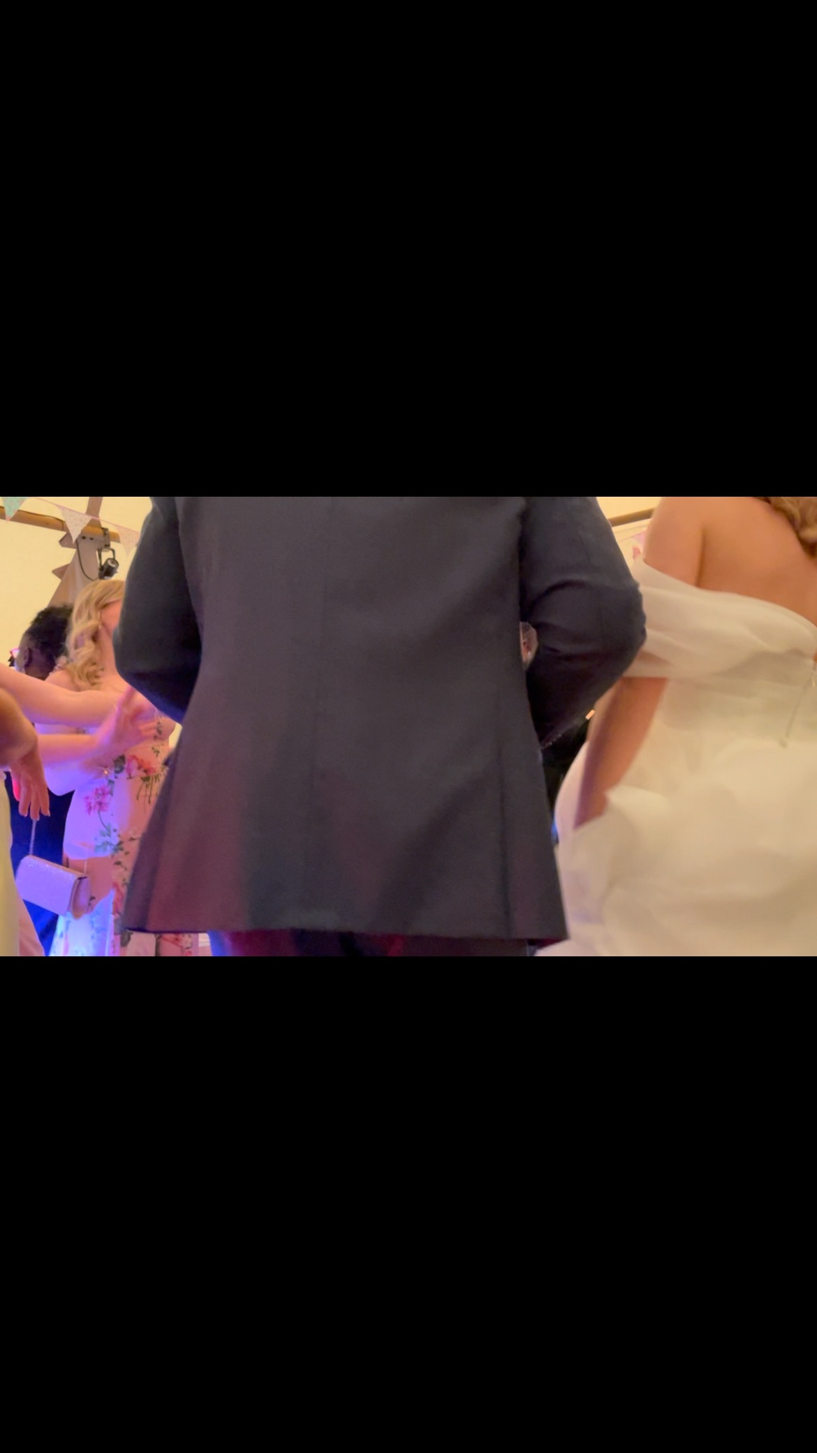 Great shots of some guests’ backs having a good time this weekend👍 (guitar and vocal heavy as the bass and drums were on the other side) with @ro_barrett vocals @tristanevansgtr @korolevamoon Richard Wright and Gary Mackenzie.