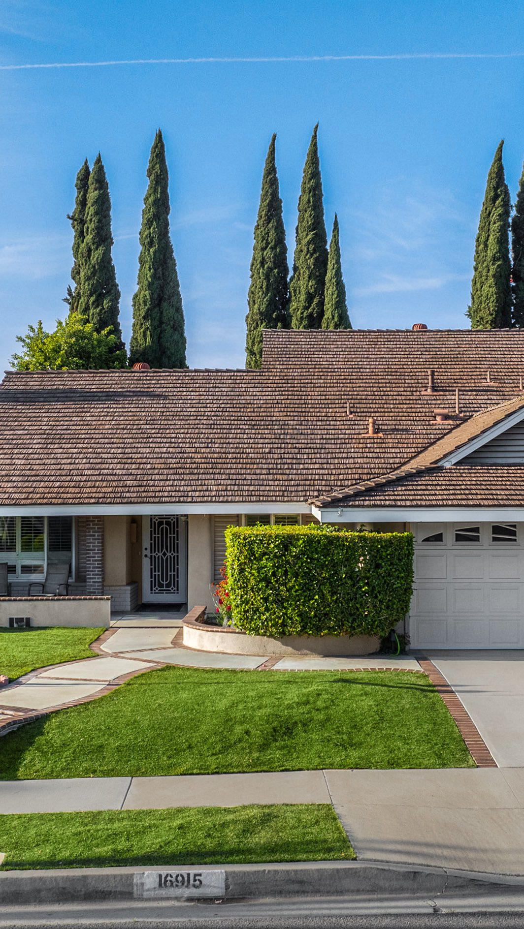 π¨ OPEN HOUSE THIS SUNDAY! π¨
Come see this stunning Hacienda Heights gem in person!
π 16915 Shadymeadow Dr, Hacienda Heights, CA 91745
ποΈ Sunday | 1PM β 5PM
β
Spacious layout
β
Beautiful views
β
Prime location near schools, parks & shops
π Donβt waitβschedule a private tour or stop by this weekend!
π² DM me for more info or to book your showing in advance!
Alex Ortiz | Re/Max Time
π 949-774-8692
DRE 01413027