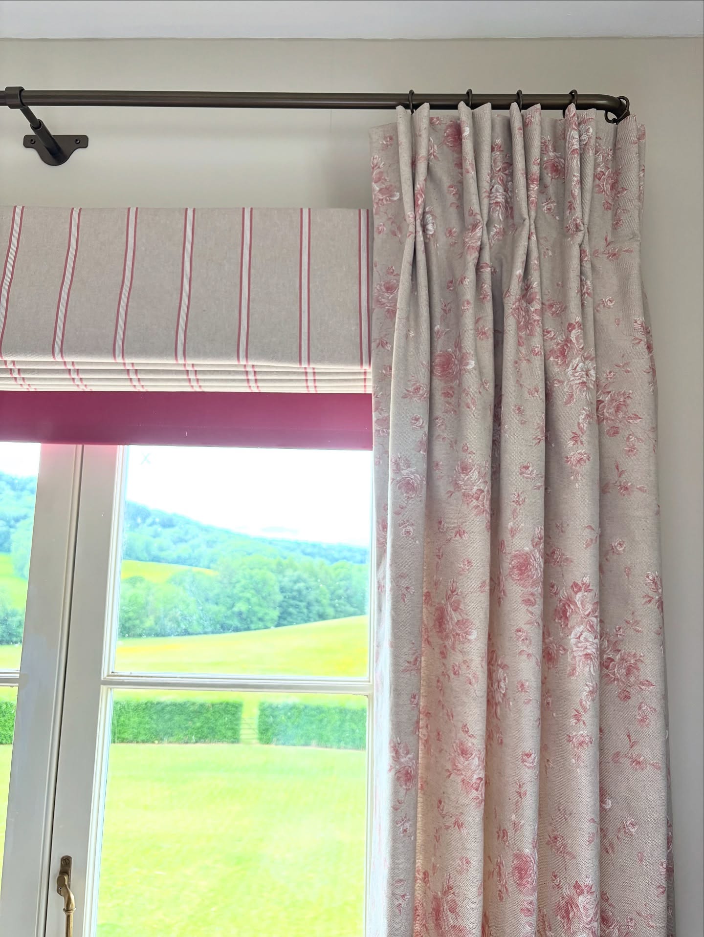 Fitted recently - customers own fabrics these roman blinds with pretty dress curtains to give a cosy feel to this bedroom with amazing views. ( rollers behind blinds also customers own). Curtains hung on really nice French poles from @cameron_fuller_limited #romanblinds #blackoutblinds #bedroomblinds #dresscurtains #frenchpole #cameronfuller #cameronfullerpoles #herefordshire #cradley #malvernhills