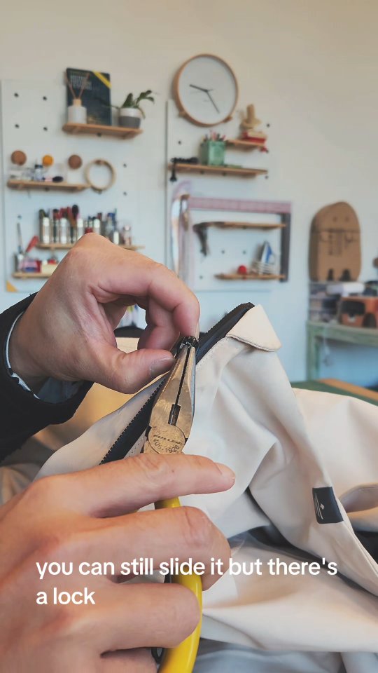 Zipper Slider Repacement. Ready for winter, this jacket is now useable again! #sewinglesson #clothingrepair #zipperrepair #skijacket #repairreuserecycle #sustainablefashion #sustaunableliving #newzealand #queenstown