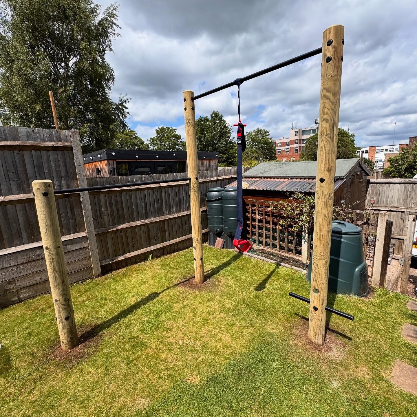 Pull up bar and twizle in Hertford. Finished off with a suspension trainer for outdoor summer training. #gardengym #pullups #outdoortraining 🌞🌞🕶️