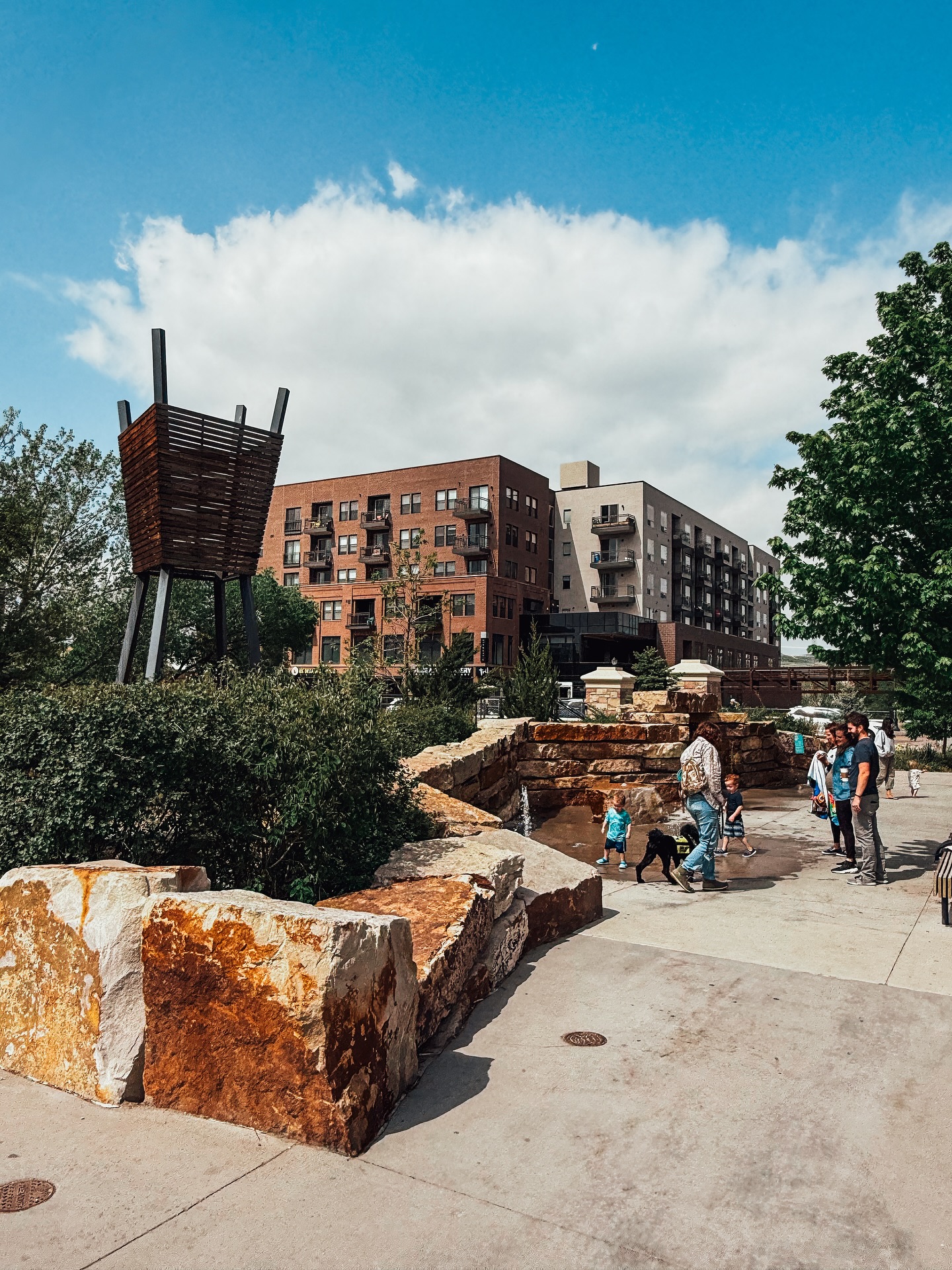 Happy June! Summer is in full swing, and this week you’ll see Festival Park in all its glory:
🧘♂️ Yoga in the Park, Monday at 6:30p
🎺 Jazz in the Park, Wednesday 6:30-8p
🎶 First Friday Concert & 5k, Friday 5-10p
🍎 Farmers Market, Sunday 9a-2p
See you there! ☀️