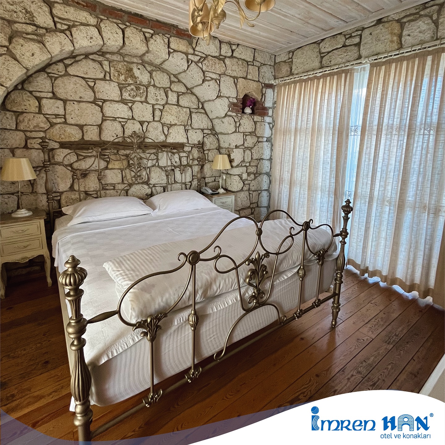 Çarşıya yürüme mesafesinde, Alaçatı’nın eşsiz manzarasına karşı konaklayabileceğiniz İmrenHan Otel & Konakları’nda, huzurlu bir bayram tatili sizi bekliyor.
Rezervasyon için bize ulaşabilirsiniz:
📞 0 (232) 716 6002
📞 0 (539) 664 3000
1941’den bu yana, aynı özenle… 🤍
#alacati #butikoteller #alaçatıotelleri