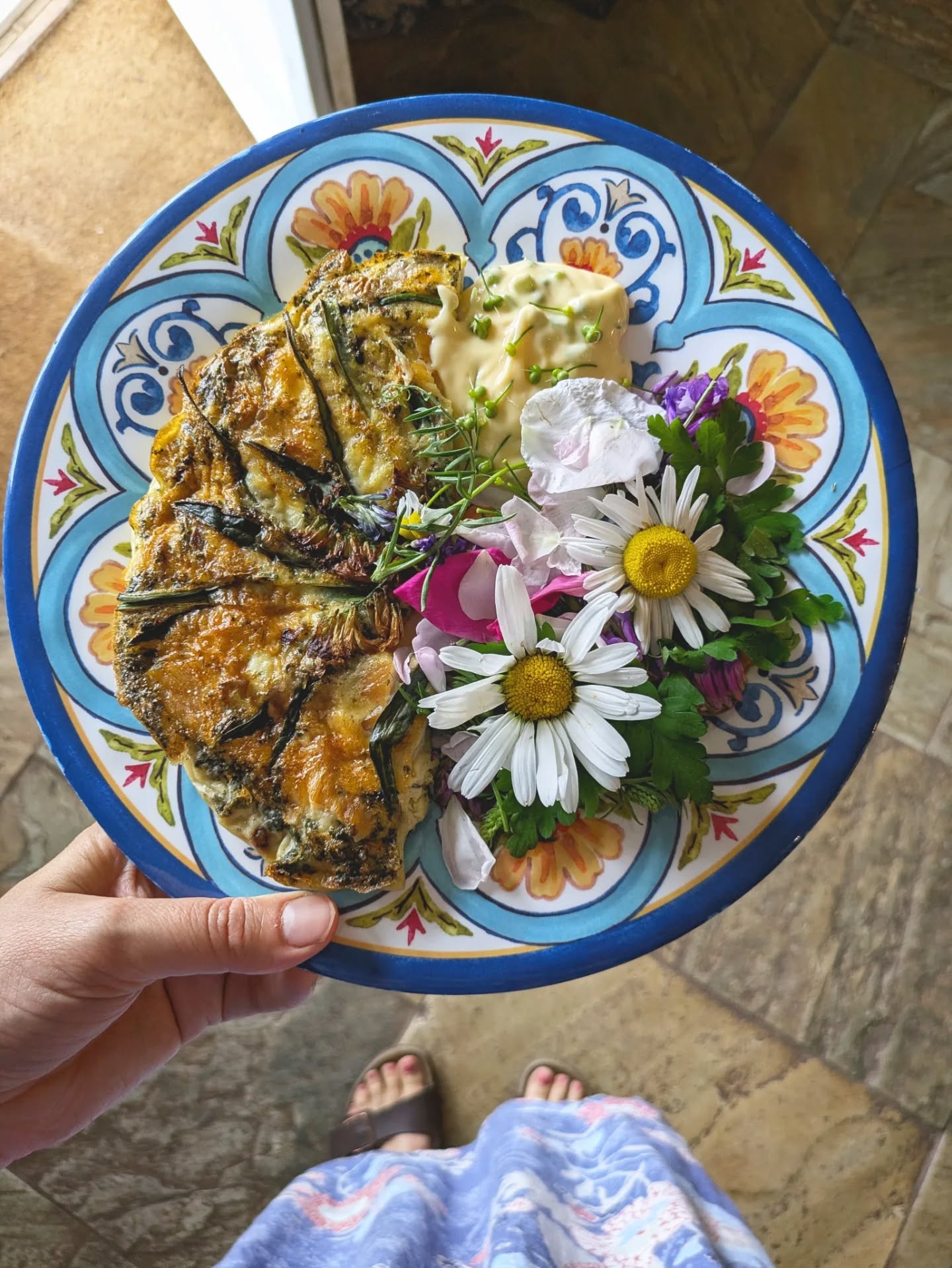 Wildbiome Project Day 56 to 61 (I think) 😃🙌💃
I am away from home at the moment which adds a little complication to the diet. With the help of my family and a few gifts I have a freezer full of meat and fish to see me through but I'm extremely tempted to run off to the coast where the sea vegetables are calling...
We are in the final month! I'm unsure as to whether I'm happy about that.... This new normal is straightforward and free of sugar and ultra processed crap. Minimal plastics and no chemicals. Who am I kidding?! I miss so many foods! 😝 In all seriousness, I don't know how I'll return to eating in July yet. I've got 30 odd days to organise first!