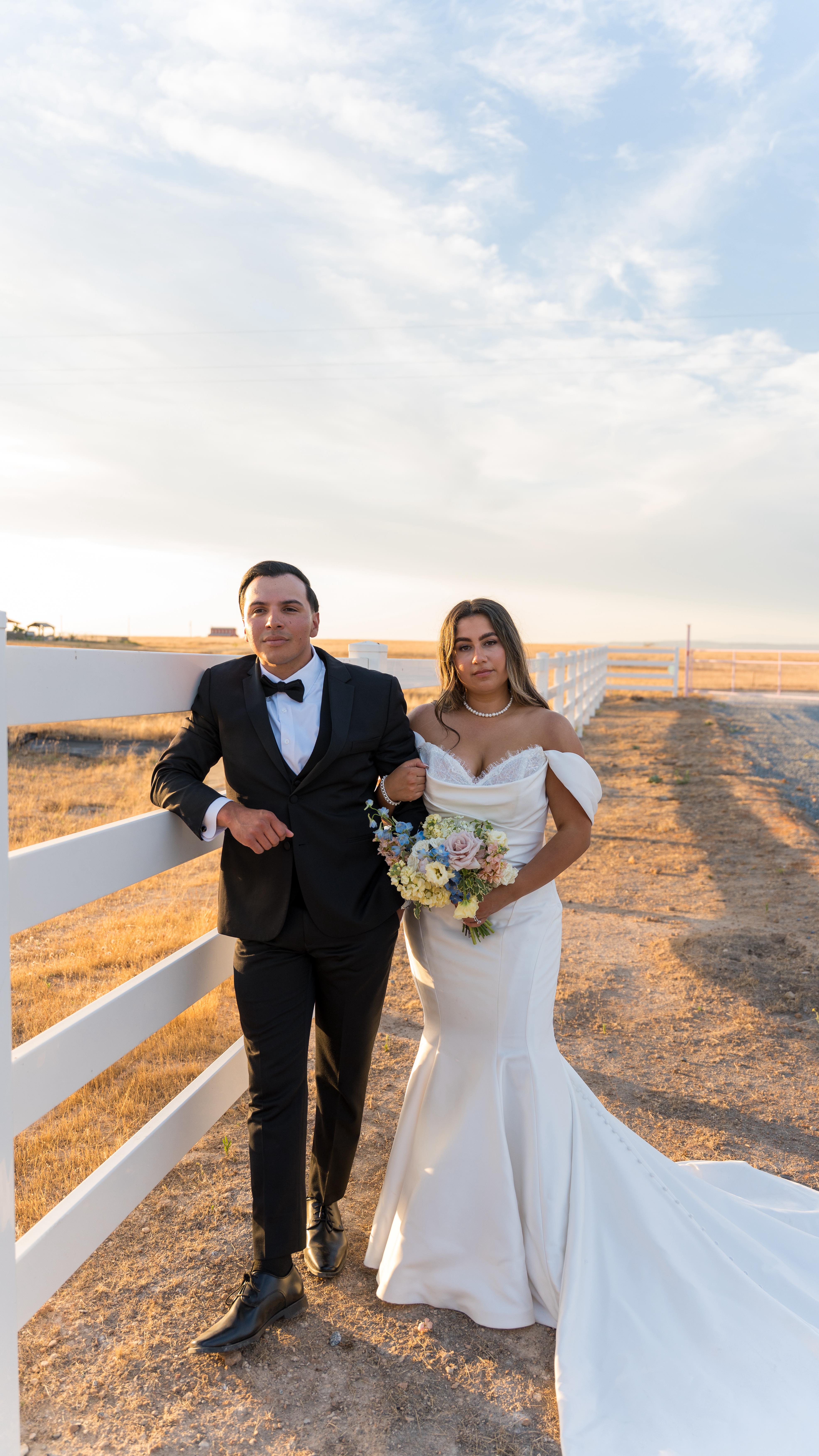 𝐄𝐧𝐭𝐫𝐚𝐧𝐜𝐞 𝐥𝐞𝐯𝐞𝐥: 𝐢𝐜𝐨𝐧𝐢𝐜
𝐕𝐢𝐛𝐞𝐬: 𝐮𝐧𝐦𝐚𝐭𝐜𝐡𝐞𝐝
𝐖𝐞𝐝𝐝𝐢𝐧𝐠 𝐏𝐚𝐫𝐭𝐲’𝐬 𝐄𝐧𝐞𝐫𝐠𝐲: 𝐝𝐞𝐥𝐢𝐯𝐞𝐫𝐞𝐝 🔥
Venue | Design | Management | Coordination @_themargaux
DJ + Entertainment @gteeventgroup
Bartending @the.snack.bar.21
Content Creator @paivsocial