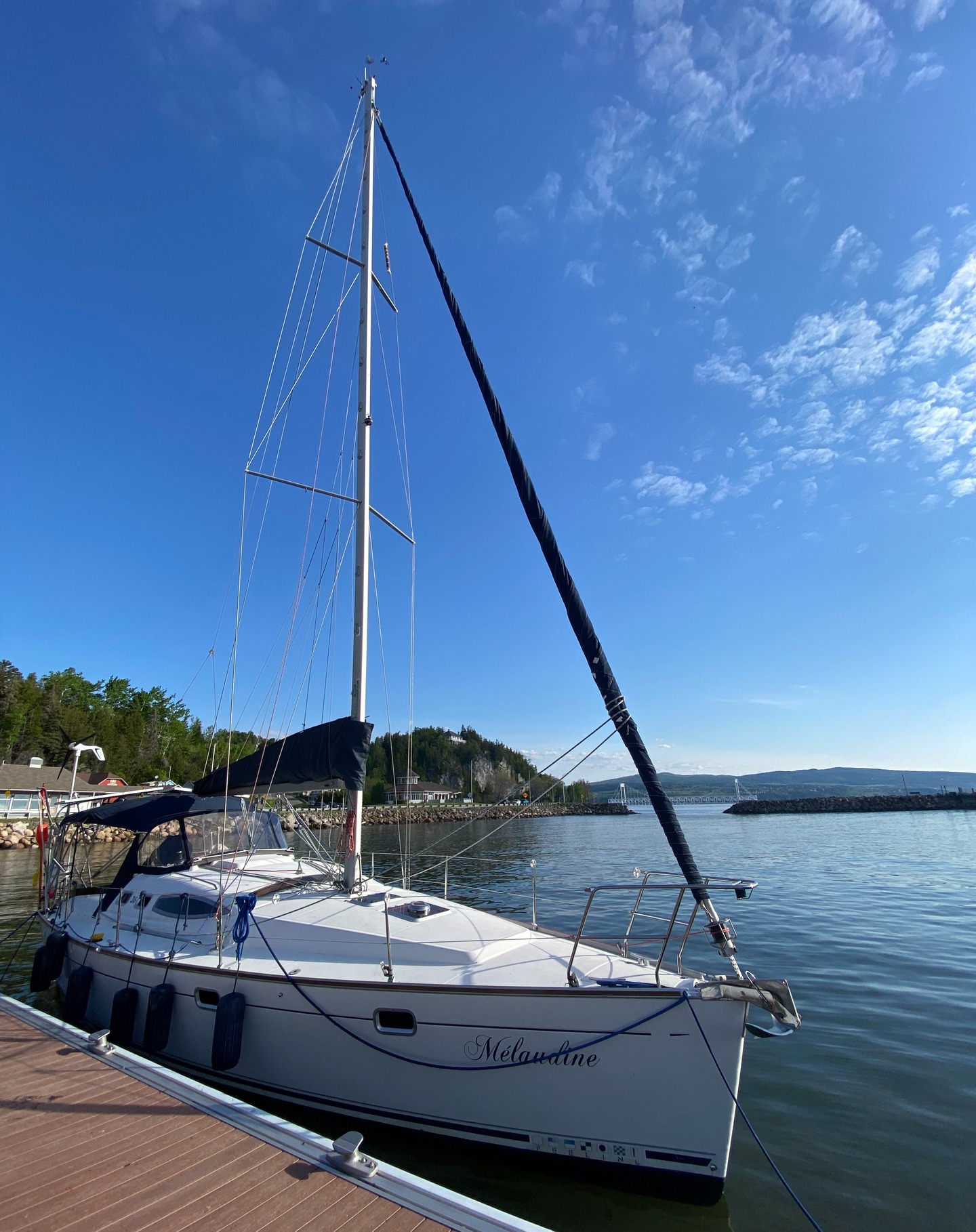 Mélaudine est enfin arrivée à destination!
Trouvez-nous au quai de Pointe-au-Pic à compter du 15 juin pour de magnifiques excursions sur le fleuve possibles grâce à @voilemercator 🌊
#voilier #charlevoix #excursions #fleuvesaintlaurent