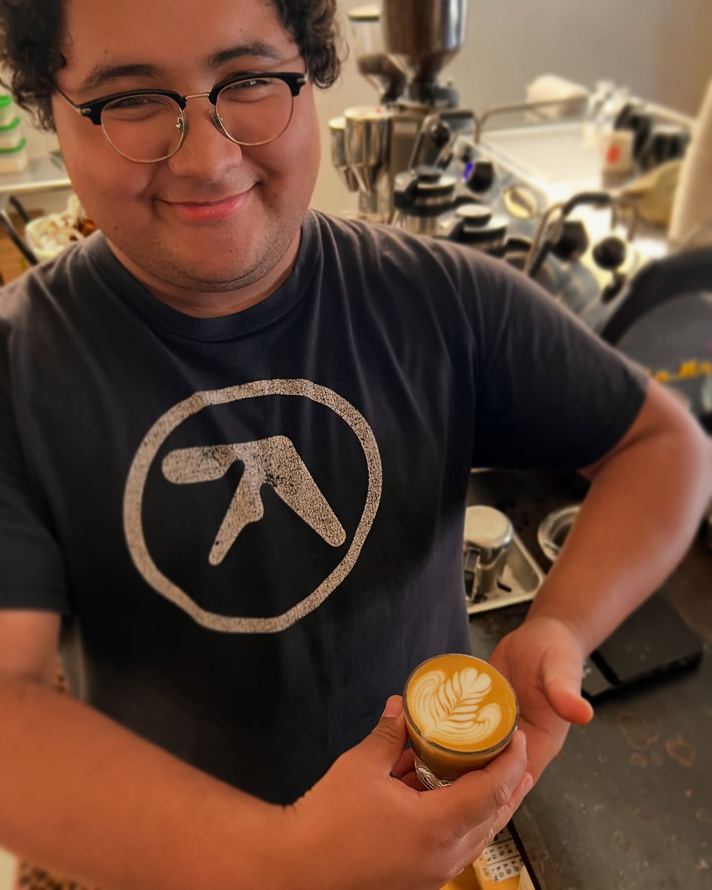 Oh guy Javi showing us his latte art skills. You can get a beautiful drink from him at either location.
Keep it up Javi.
#latteart #coffeeshop #sanfrancisco