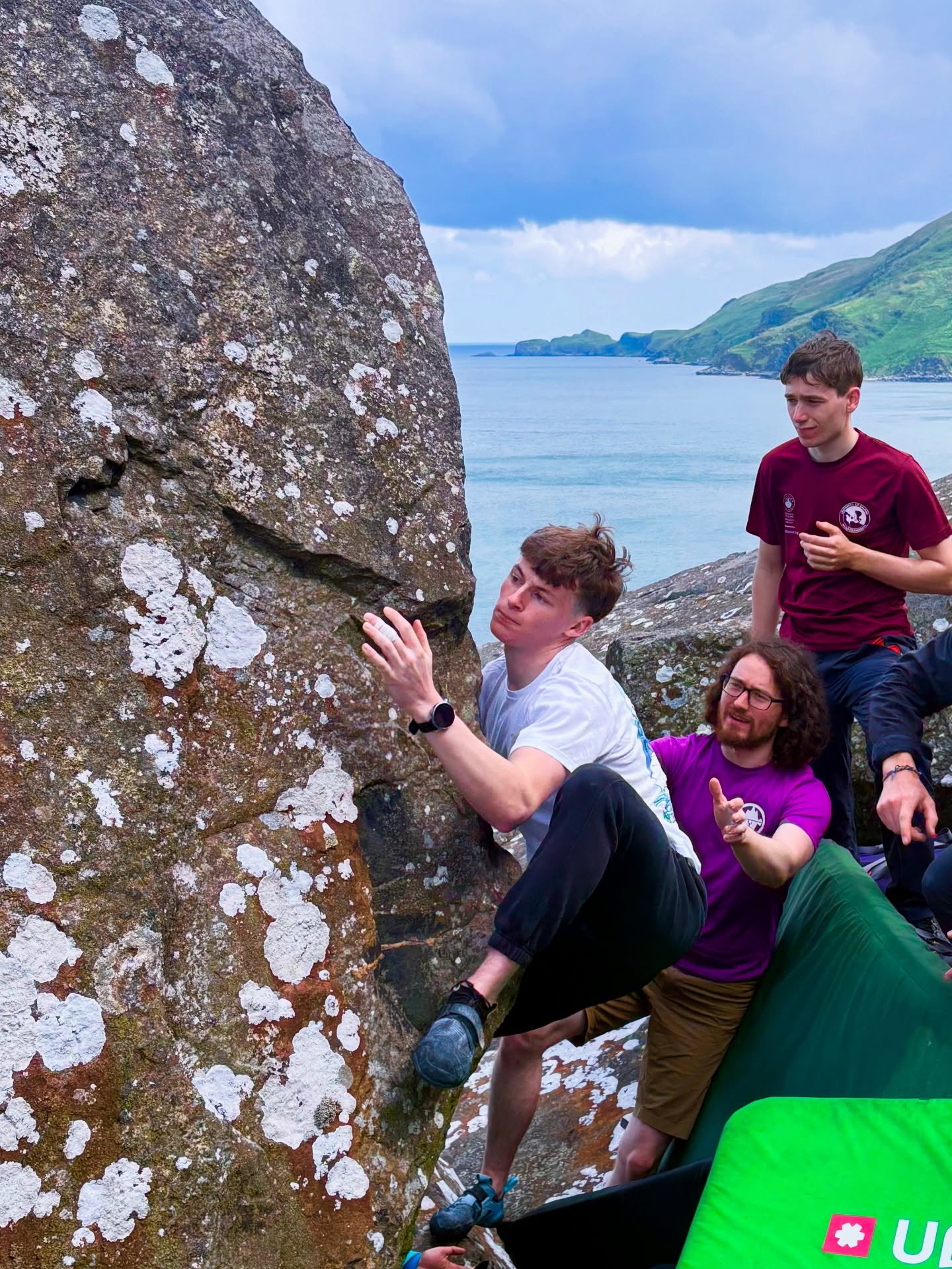 Fairhead meet draws to a close for 2025. Great to see so many climbers on the boulders and cliff despite the mixed bag of weather!
Fair Head always delivers. Thanks to everyone who made it truly memorable. See you in 2026! 💪 #FairHeadMeet #Bouldering #TradClimbing #ClimbingCommunity #fairhead