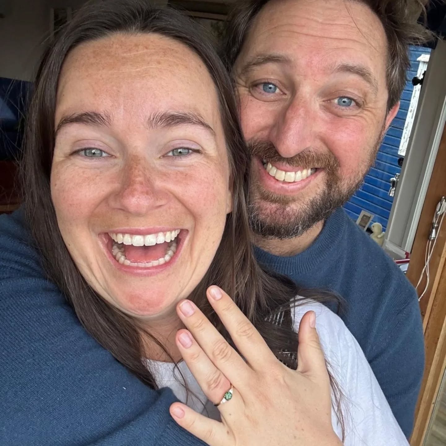 Congratulations to the lovely S & J! Look at those smiles 😁 Exciting times ahead for these two, I wish them all the best ✨