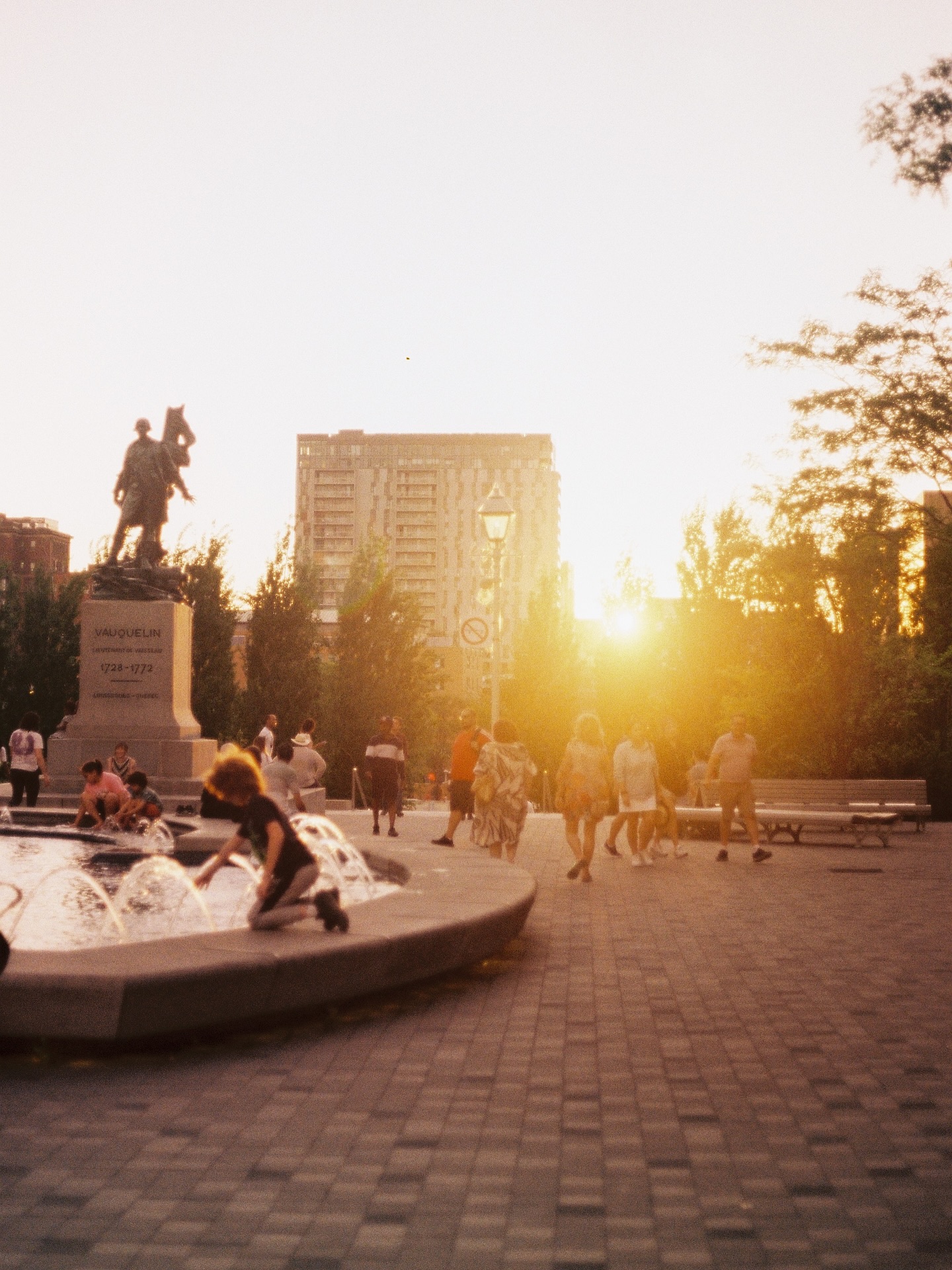 Montreal.
#montreal #canada #canon #canonae1 #kodak #filmphotography