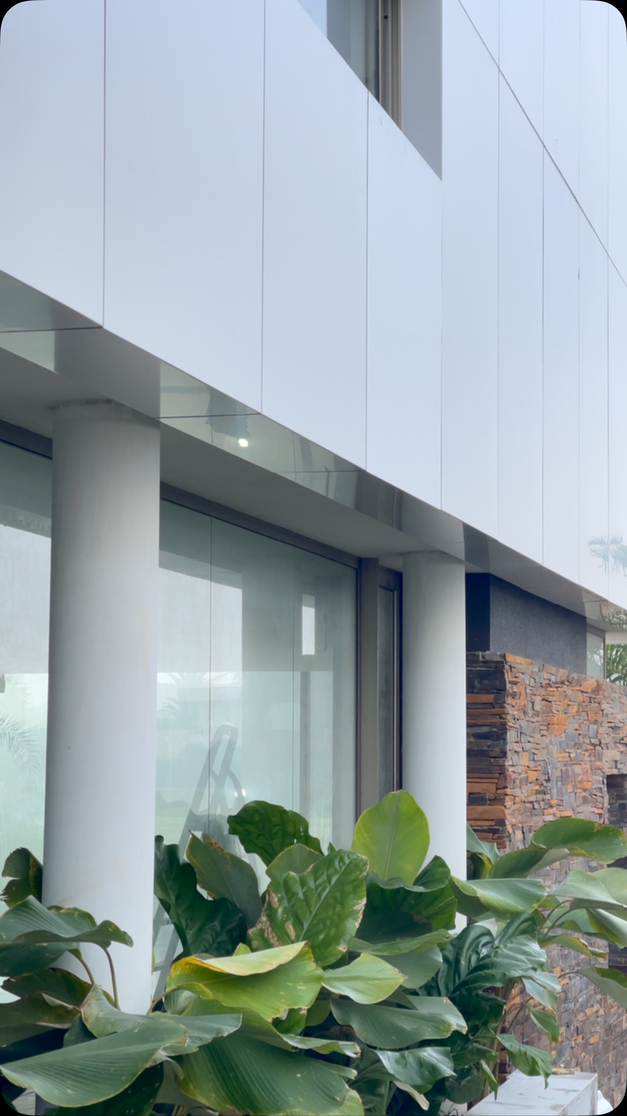 Em meio à neblina, Casa Glass.
#galeria733 #architecture #archlovers #brazilianarchitects #winter #inverno #casasmodernas #emconstrucao #casas
contato@galeria733.com.br
____________________________________________
GALERIA 733