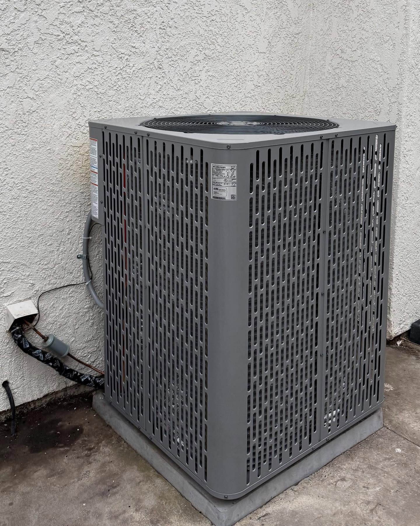 New 5 Ton Ameristar R410A central AC split system condenser was installed instead of finished Carrier unit in San Juan Capistrano #hvacinstall #hvactechnician #hvactech #hvacrepair #americanstandard #ameristar #ac #splitac #orangecounty #sanjuancapistrano
