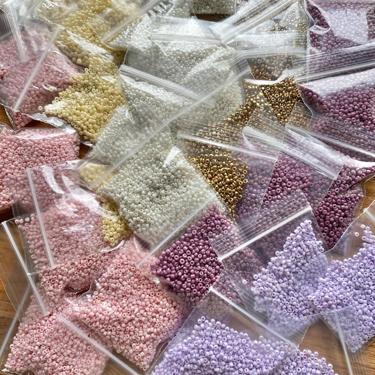 This months subscription box features the most delightful colour mix! Going out later today in the post, can’t wait to see the results!
#subscribe #subscription #subscriptionboxes #craftsubscriptionbox #craftsubscription #craftbox #subscriptions #colours #colourmix #colourpalette #whatsinthebox