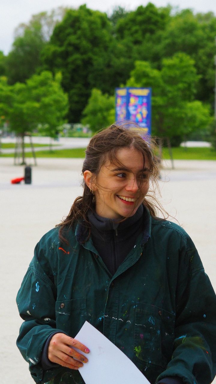Création et réalisation de la structure "Libère tes couleurs" 🦠
Merci au @festivaleureka pour cette opportunité et au public bien au rendez-vous malgré la pluie, le vent et le froid ✨️
Merci aussi aux bénévoles, à @florian_se et @charlottegachet qui ont été là pour moi 🫶
#montreal #mtl #science #mural #school