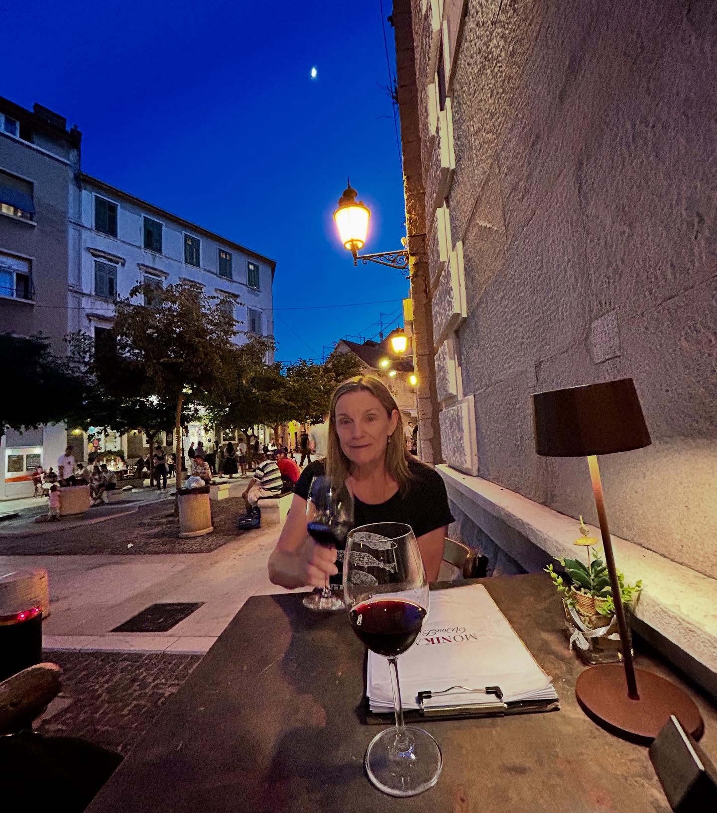 European summer nights and outdoor wine bars. Why can’t we be on holidays 365? 🍷
#croatia #winebar #wine #summer #citylife #wine #streetlife