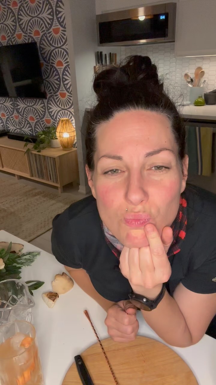 Going a little out there with the next soda…
And did some cocktail playing around with the dandelion soda. I will post a recipe sooonn!
#phesantback #mushroom #wildmint #soda #curousbynaturewildbychlice