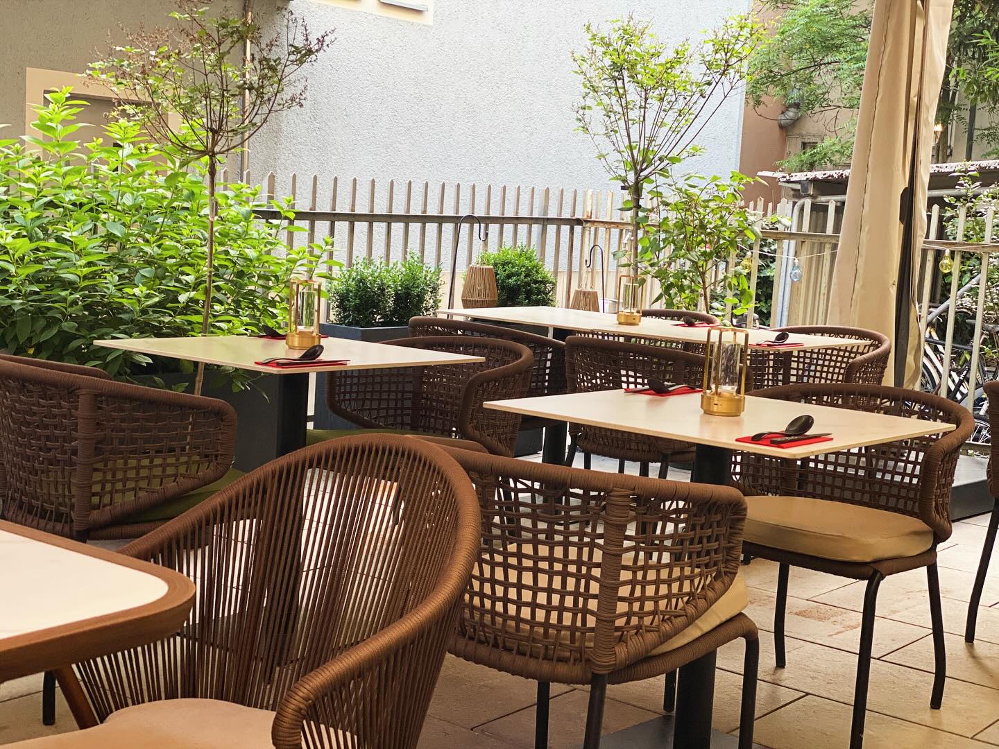 Summer is here and we’re happy to welcome you to our beautiful garden - a place to relax and enjoy good food. Come take a seat, and let the season begin 🌱☀️🪴🌸
#goodfood #bund39zürich #bund39zurich #bund39dumpling #zürich #zurichchinatown #zürichcity #zurichfood #zurichfoodies #zurichfoodadvisor