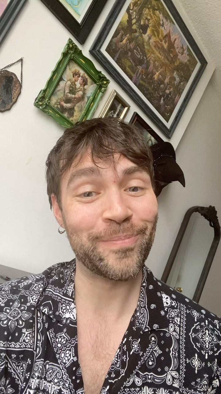 It’s a little “confusing the map for the terrain.” Blog link in bio!
#tarot #tarotreader #toronto #torontoevents #torontoentertainment #torontonightlife