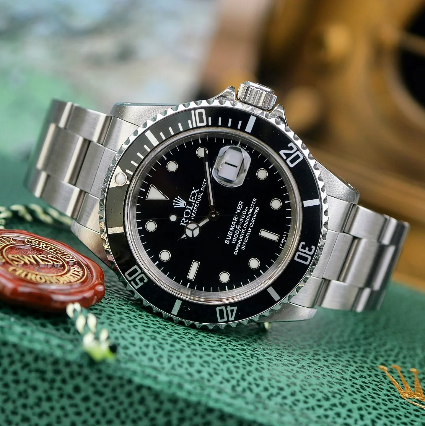 Rolex Submariner 40
Introducing this classic Rolex Submariner 40, ref. 16610LN, in exceptional condition from the year 1999. This timeless piece features a luminova dial and hollow endlinks, which were only produced for a limited time of less than 2 years, adding to the rarity of this vintage timepiece. The Submariner's iconic design, coupled with its durable construction, makes it a highly sought-after watch among collectors and enthusiasts. Perfect for those who appreciate the finer things in life, this vintage beauty is a must-have for any watch connoisseur.
⌚ Ref. 16610
⌚ Diameter: 40mm
⌚ Luminova dial
⌚ Year: 1999
⌚ Box and service papers
#Rolex #watch #submariner