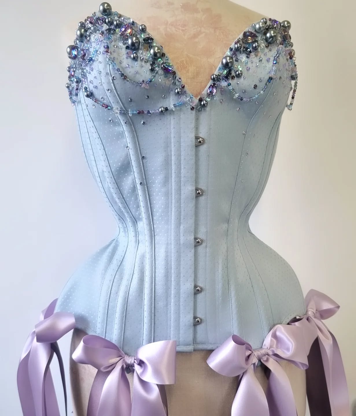 Sample auction is on! Sun-mon 6pm
Updated bids in the highlights!
Please go check it out, like, comment, share if you can ✨️