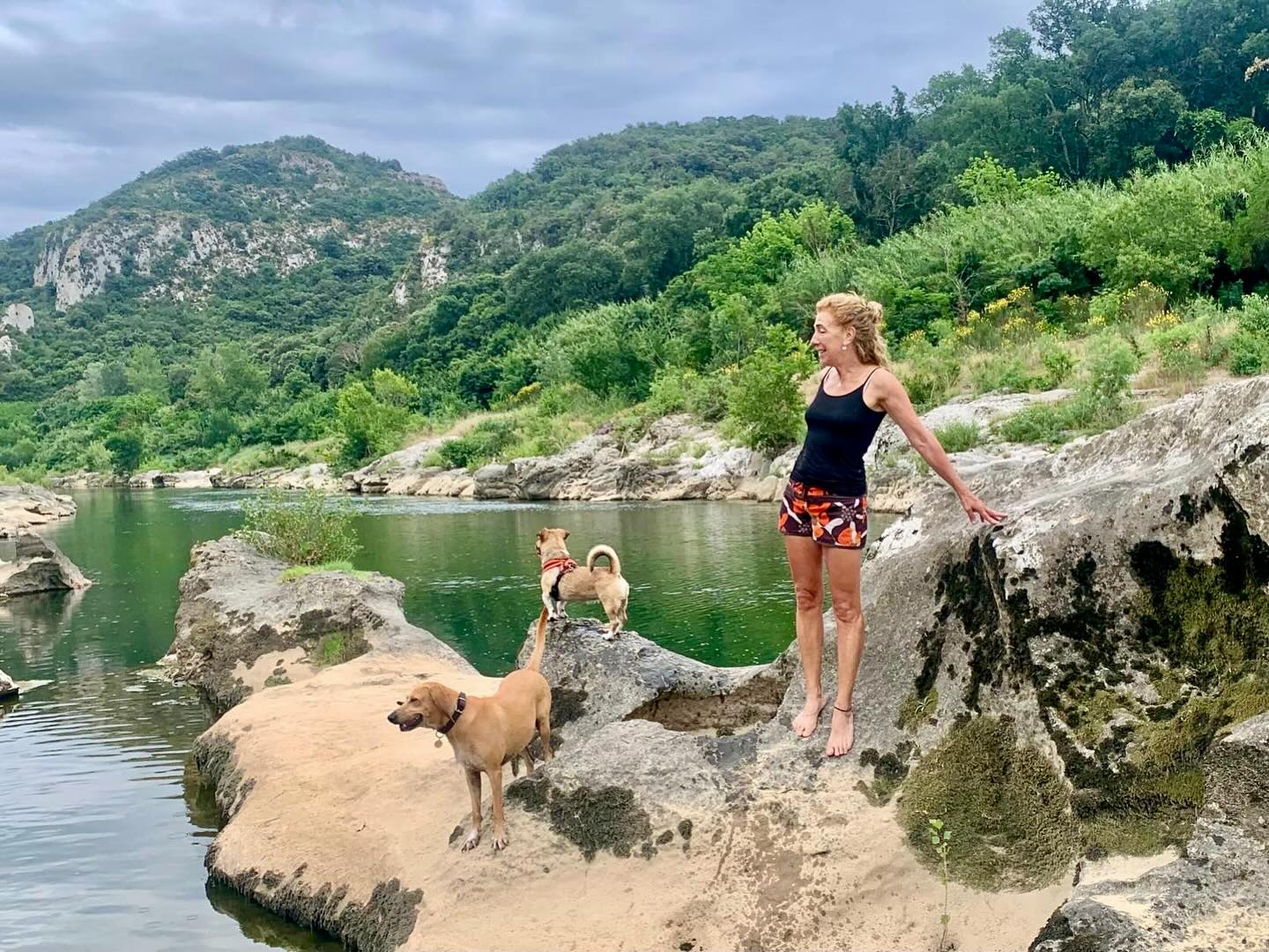 My happy happy place 💜
#hikeprovence #grouphike #远足 #provence #provenceguide #exploreprovence #hiking #hikingadventures #冒险 #ارتفاع #인상 #picnic #adventure