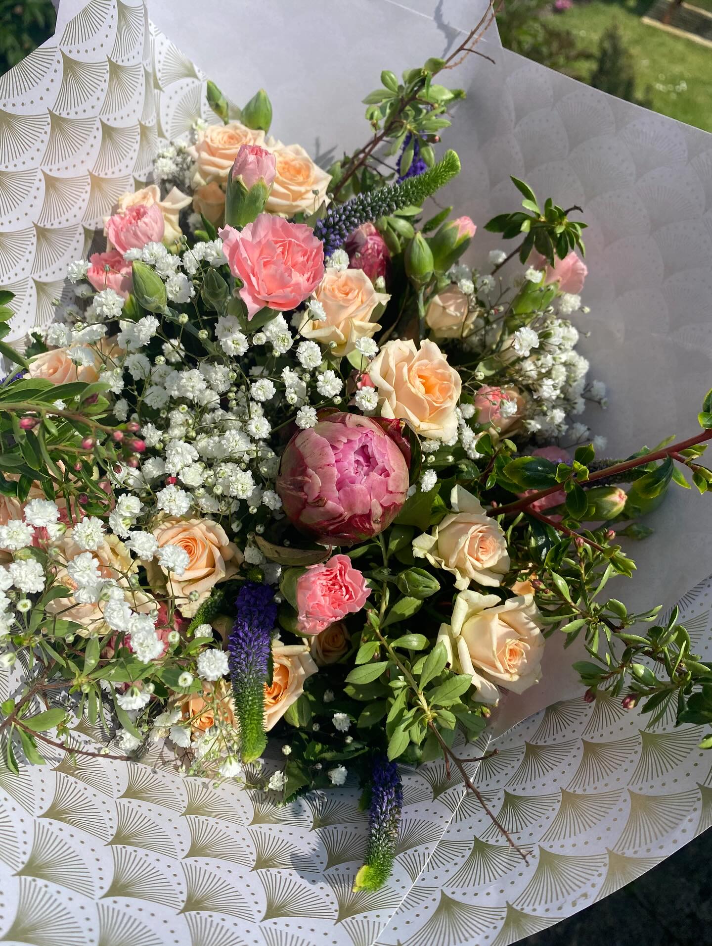 Little bouquet that went out yesterday for a lucky ladies birthday #flowers #florist #birthday