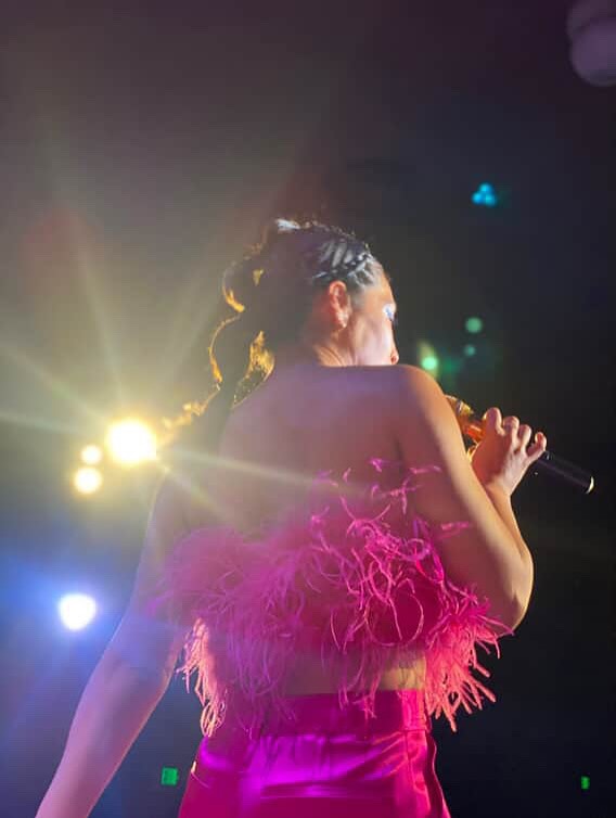 A night to remember ✨ Our spring 2025 Showcase is finally wrapped! After 8 weeks of intense training, our students at @raestudiossf performed on the big stage along side many guest performers and guest dance companies. The show sold out 344 seats featuring 130+ dance performers! We are always truly honored to see so many family members and supporting guests cheer on their loved ones. A special Thank you our teachers for sharing your vision and choreography. Cheers to June 1st and creating another core memory for the books.
On this day, we celebrate the arts and our fellow Dance Teachers.
Congrats to @dia.mondgenesis and @rhxvs and the Rae Studios Team for crushing another show production. Thank you @greatstartheater for another heart-felt experience!
#dance #sanfrancisco #raecrew