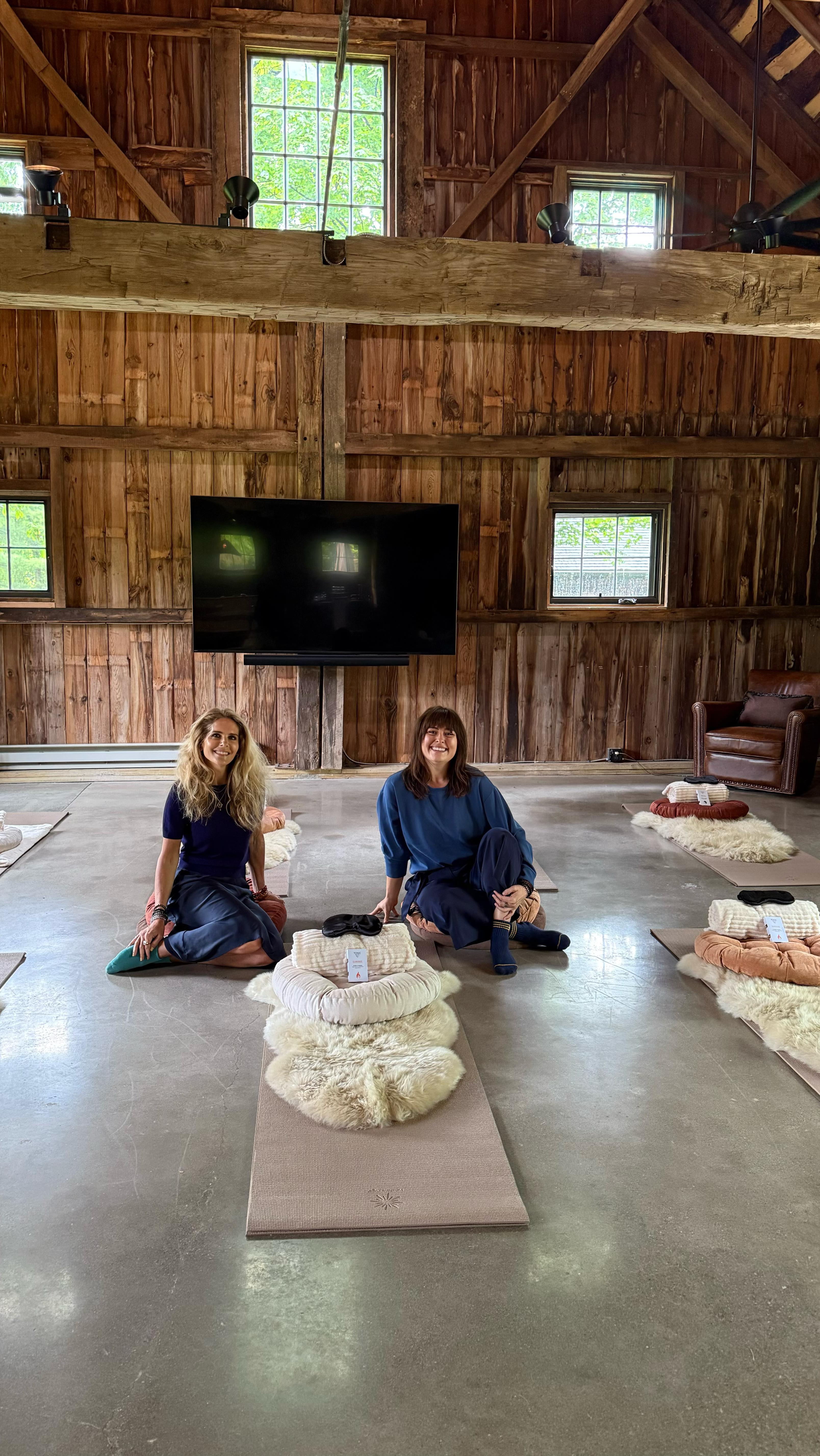 Thank you Connecticut, you were amazing 🙏🏼 From clearing our own fields before we started to 2 group events and private one 2 one sessions it was incredible. Even the Bob cat came for a look from afar!
See you again in November, when we will be creating more beautiful soulful events, connecting you back to your true self 💛✨
#connecticut #events #crystals #energetics #transformation #alignment #connecting #connectingyourlife #soul #pastlife #awakening #growth #change #newbeginnings #states #america #energeticalignment #energetichealing #reiki #energywork #body #mind #soul #channelling #thehigherconnection