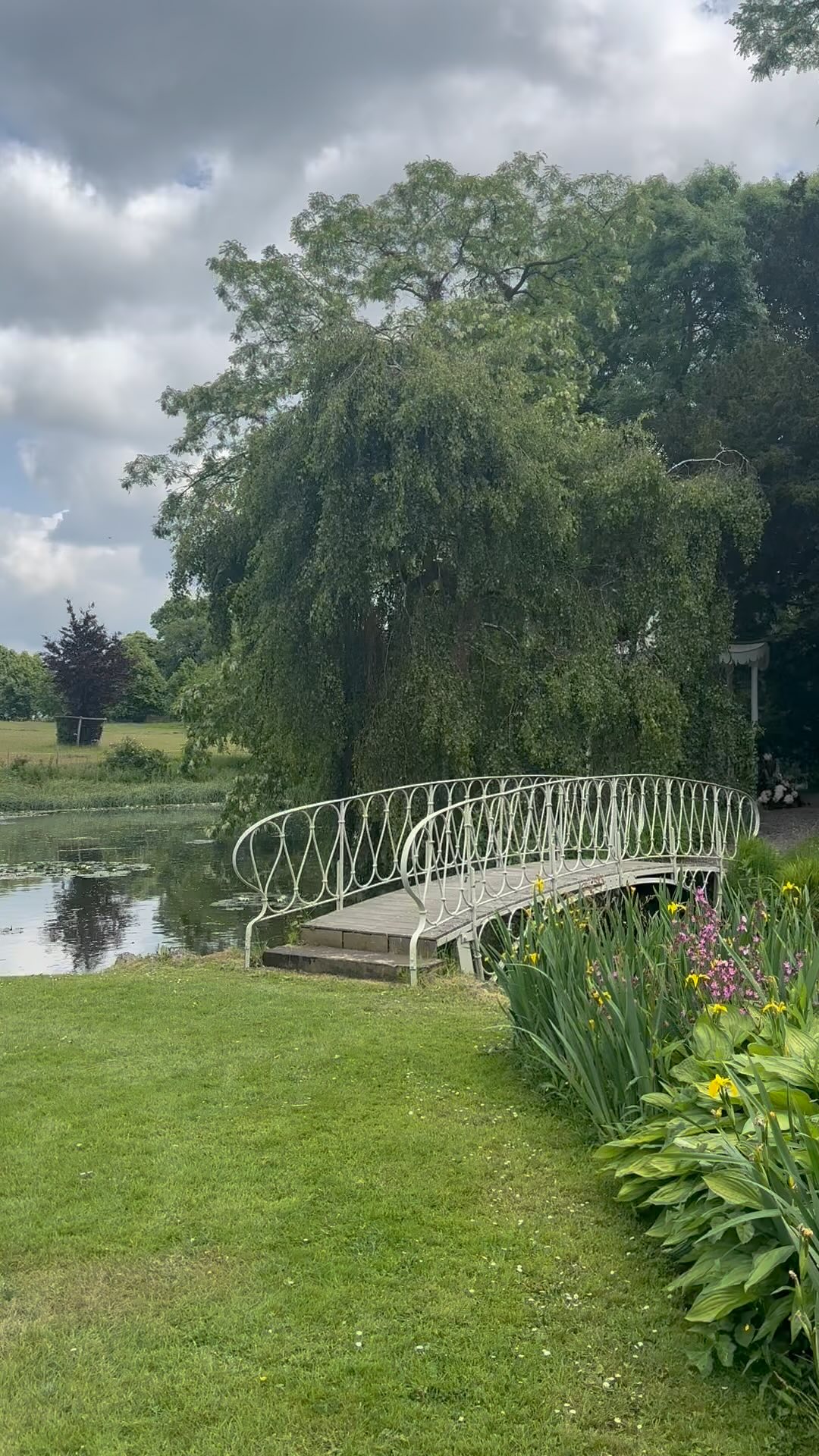 I had the most glorious time on Sunday. @prestoncourtweddingvenue was looking particularly beautiful. Lots of excited happy couples and wonderful suppliers including @blubellecreative @alexandrachandlermusic and @saltycarnivalkiss