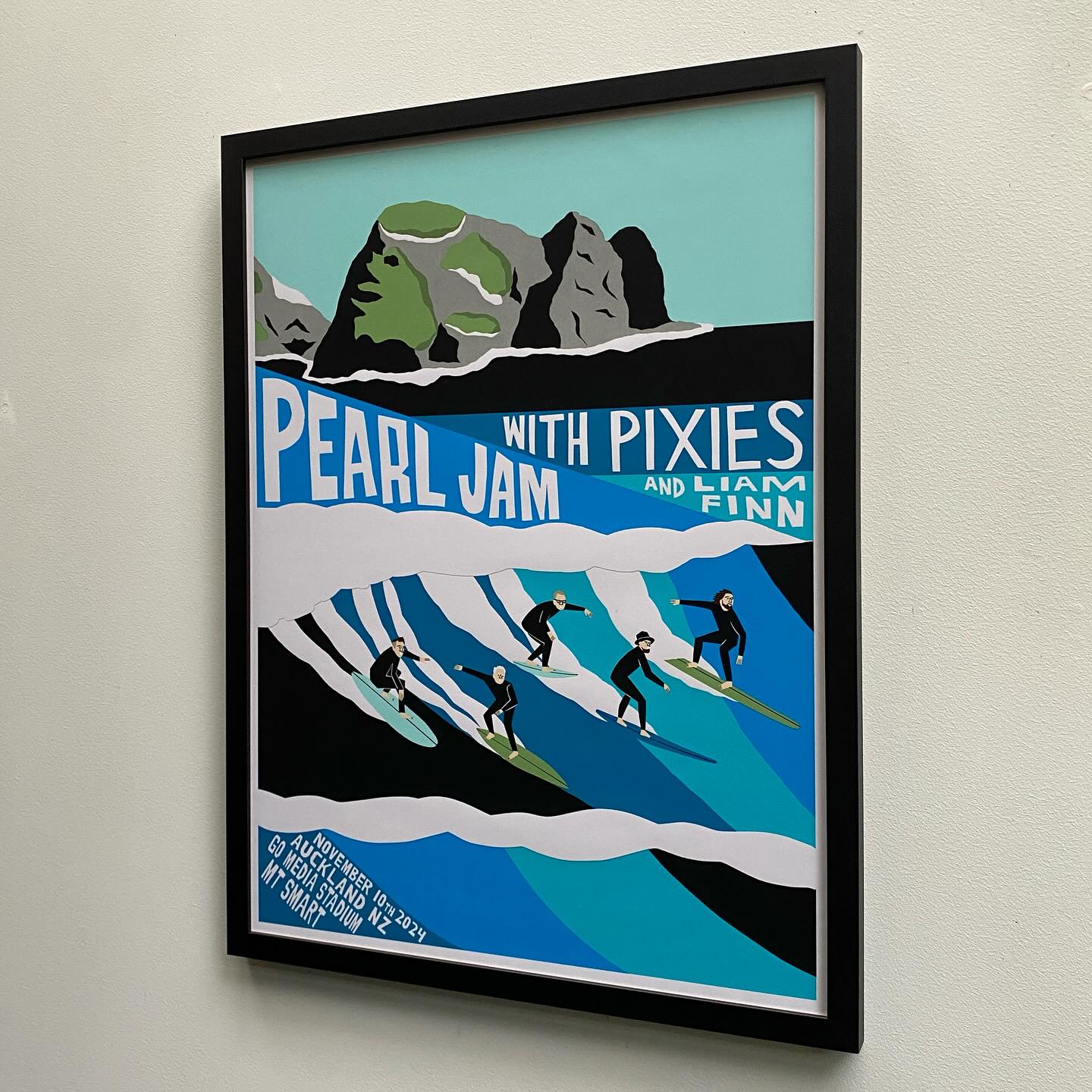 Sticking with the gig poster theme…Happy happy happy!Moulding supplied to us by Crawford Picture Mouldings.
#pearljam
#rockconcertposters
#crawfordpicturemouldings
#nzframers
