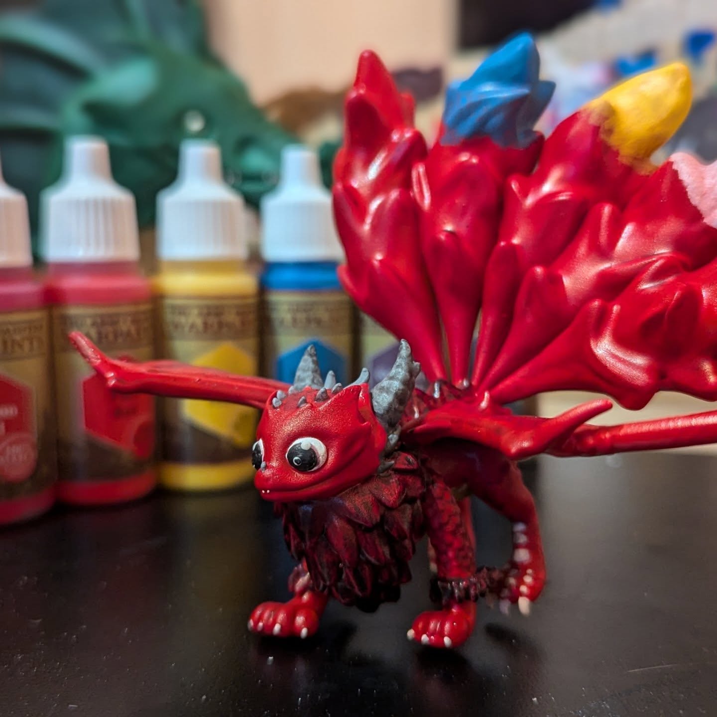 ✨ J-1 avant les Geek Faeries ! ✨
Que serait ICAMI 3D sans Hikkima, notre fidèle mascotte !
Elle sera là pour nous accompagner tout au long de notre aventure.🐉
Ses queues représentent les pinceaux armés des couleurs primaires ainsi que le blanc et le noir pour obtenir l'infinité de combinaisons de couleurs reflétant l'infinité de créations que l'on peut exaucer à la force de notre passion. 🔴🔵🟡⚪⚫
#3d #3dmodel #3dmodeling #figurine #3dprint #zbrush #paint #miniatures #dragon #dragons #fantasy #medfan