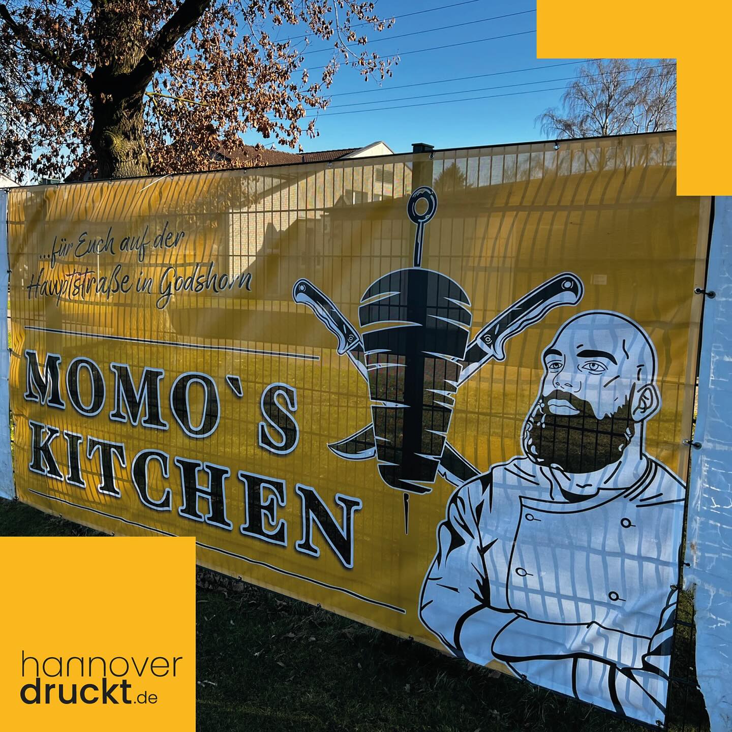 Meshbanner 4000x2000mm 🚀 Das haben wir doch gerne gemacht - auf die Schnelle einen Banner für unseren Momo´s Kitchen gezaubert. Layout gab es nicht wirklich. Kunde ist zufrieden und stolz - also alles richtig gemacht.
https://www.hannoverdruckt.de/post/momo-banner
#banner #druck #hannover #momo