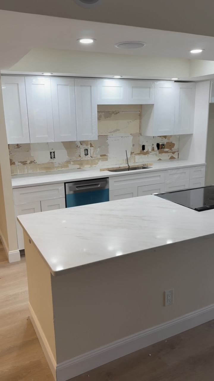✨ Before & After ✨
Transforming spaces one detail at a time!
Look at the incredible difference a full backsplash can make! This elegant stone finish brought the whole kitchen together—clean, modern, and timeless.
Thinking about upgrading your kitchen?
📞 Call us today for a FREE estimate!
📍 Elegant Marble & Granite Design Corp
📱 813-786-7399 | 813-391-0764
#KitchenTransformation #BeforeAndAfter #BacksplashDesign #QuartzCountertops #ModernKitchen #KitchenInspo #StoneBacksplash #HomeRenovation #ElegantDesign #TampaHomes #RemodelWithStyle #FreeEstimate