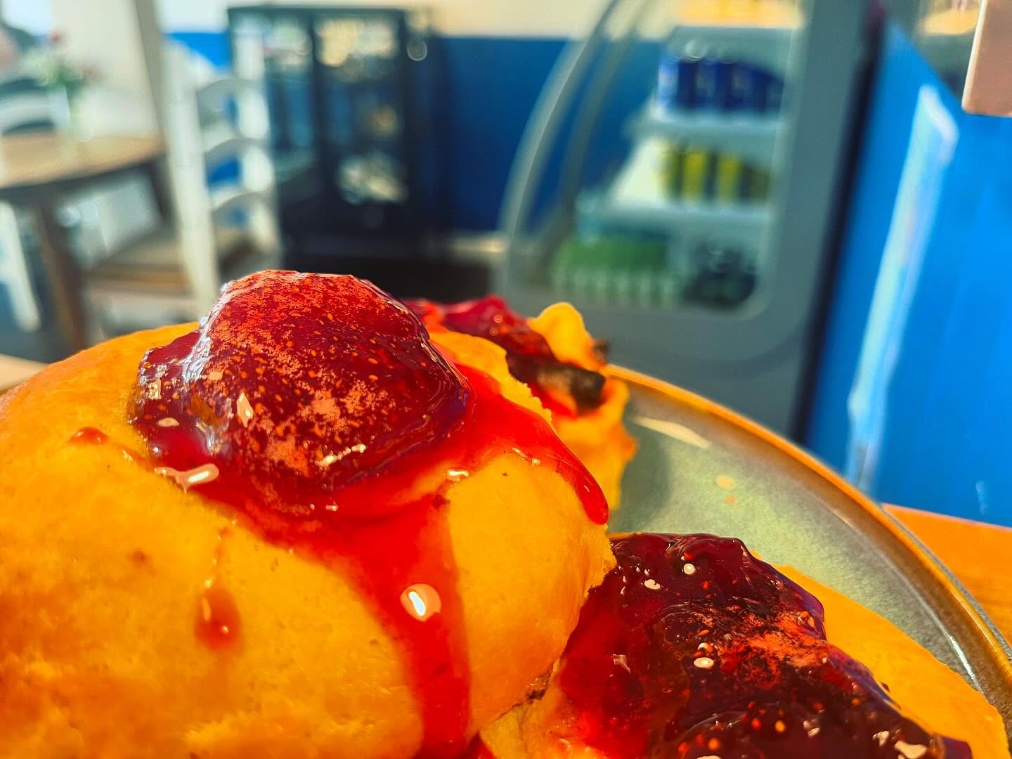 Fresh out this morning. STRAWBERRY BRIOCHE buttery brioche dough, filled with vanilla creme patisserie and topped with sticky strawberry compote strawberry 🍓
