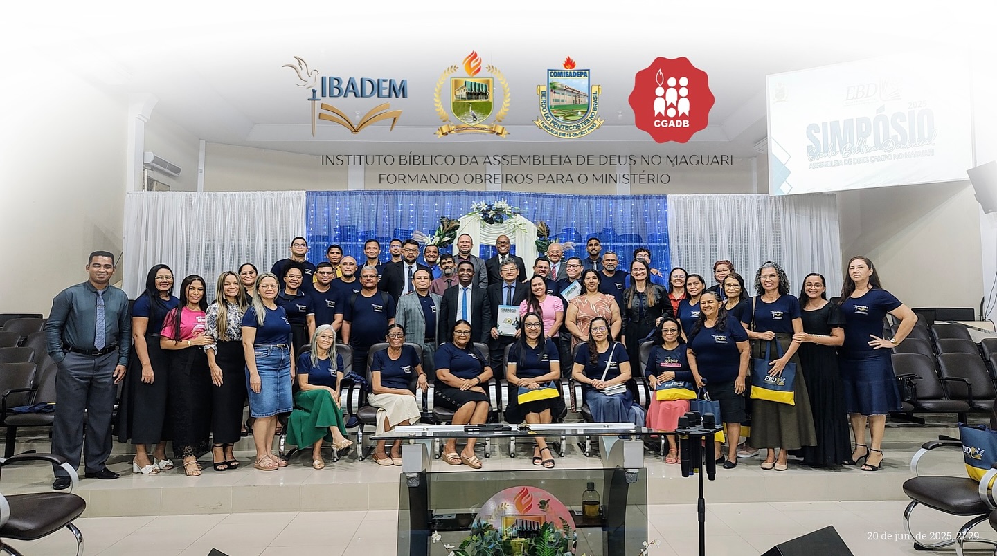 Parte do Corpo docente e alunos no IBADEM SEDE, participando do Simpósio da EBD da @admaguari que tem como Palestrante o Pastor @joaobatistaalmeidasilva .
Temos sido enriquecidos do conhecimento Bíblico nestes dias.
É Deus purinho! 🫱🏾🫲🏼📖🔥