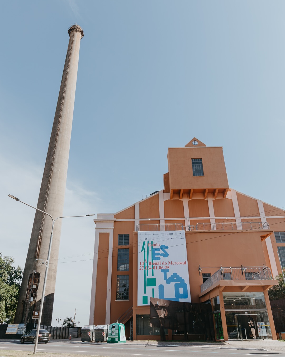 Foi junto que tudo aconteceu.
A 14ª Bienal do Mercosul só foi possível graças à dedicação, criatividade e afeto de cada pessoa envolvida. 💚
Nosso agradecimento a todos que sonharam, criaram, montaram, mediaram, acolheram, pensaram e viveram essa Bienal.
Seguimos em movimento, transformados por cada estalo. 🫰
Apresentado por: @petrobras
Produção: Fundação Bienal do Mercosul
Apoio Institucional: @unescobrasil, @tjrsoficial, @ccmarioquintana, @museumargs, @farolsantander, Procempa e Bancos Sociais, @instituto.ling, @institutocervantesportoalegre, @eflcultural, @instituto.rouanet, @fundacaoibere e @pucrs
Apoio: @irigaray.guindastes, @lojaspompeia, @gangoficial, @riograndeseguros, @iguatemipoa, @agibank, @vulcabras.oficial, @dufriorefrigeracao, @roxcode.io, @brdeoficial e @art.hoteltransamerica
Media Partner: @grupo_rbs
Apoio Premium: @lojasrenner, @bluevillealimentos e @gerdau
Patrocínio: @crown.embalagens, @caixa, @prefpoa e @governo_rs
Patrocínio Master: @santanderbrasil @banrisul
Financiamento: PRÓ-CULTURA - Lei Estadual de Incentivo à Cultura - #proculturars @sedac_rs #culturaessencial
Realização: Lei Federal de Incentivo à Cultura
#14BienalDoMercosul #BienalDoMercosul #BienalDoMercosul2025