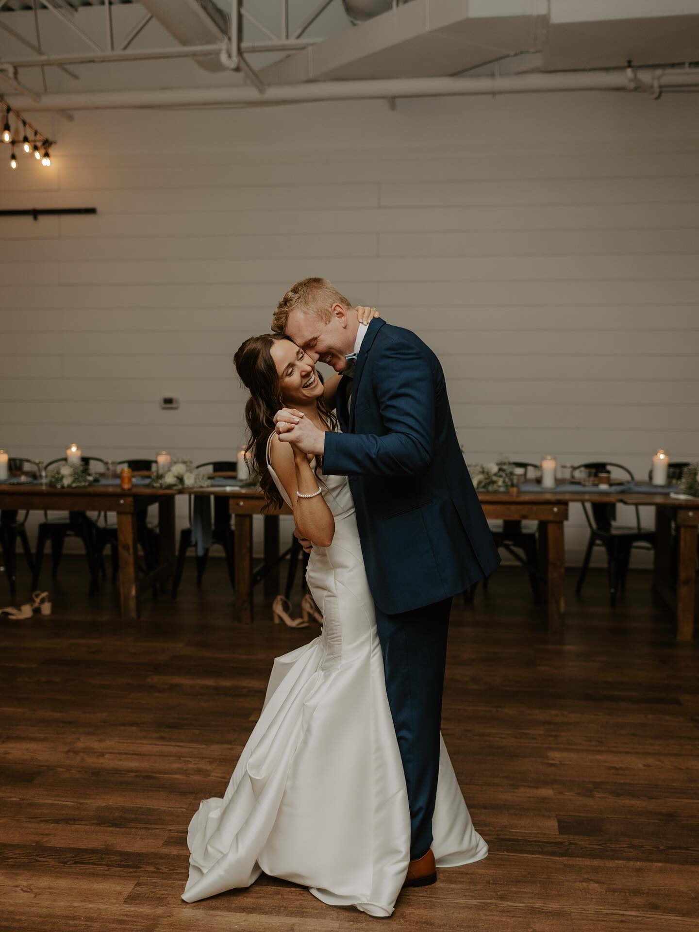 We love a good last dance/sparkler send off moment! ✨