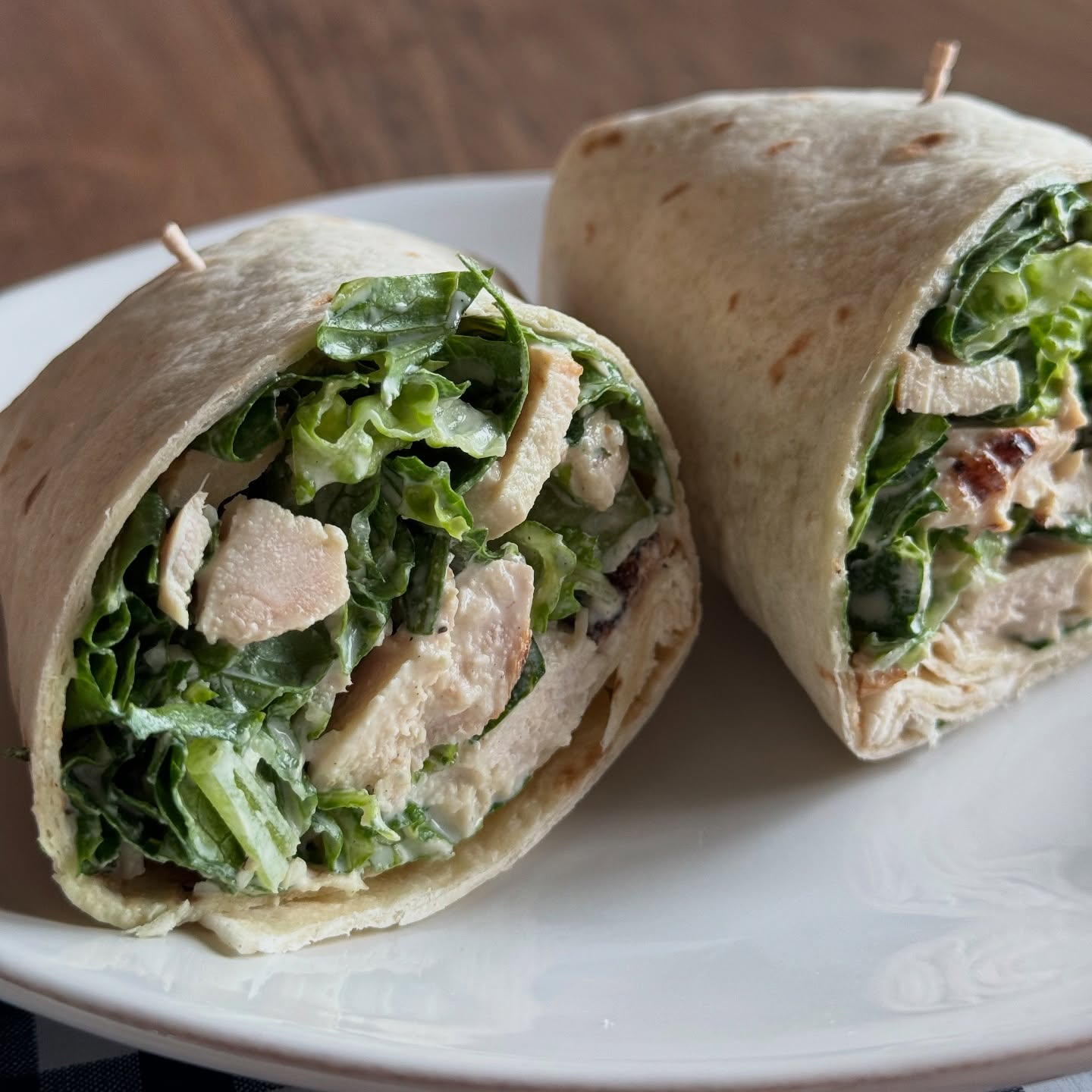 It’s that time of year again, y’all! When it’s too damn hot to cook. Tonight we had these simple chicken Caesar salad wraps - no cooking required if you use a pre-cooked chicken short cut. Grab the recipe in the link in my bio and save yourself from the heat!
.
.
#food #cooking #recipe #recipes #easyrecipe #easyrecipes #nocooking #toohot #chicken #chickenrecipes #dinner #caesarsalad #chickencaesarsalad #girldinner #simplefood #salad #yum #deliciousfood #summer #summervibes #summertime #mealplan #mealplanning