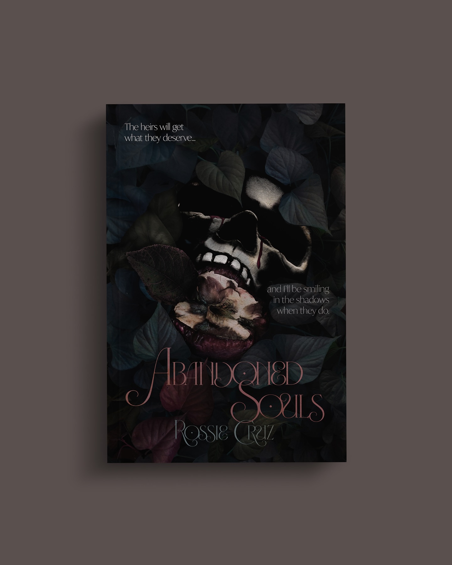 Why choose? Bully romance? Reverse harem? Female assassin? It’s got Snow White vibes but it’s dark. Love how the colours turned out on this one.
#romantasybooks #whychooseromance #reverseharembooks #bookcoverartist #bookcoverdesigner #photocollageart #gothicart #ukartist #writersofinstagram #authorsofinstagram