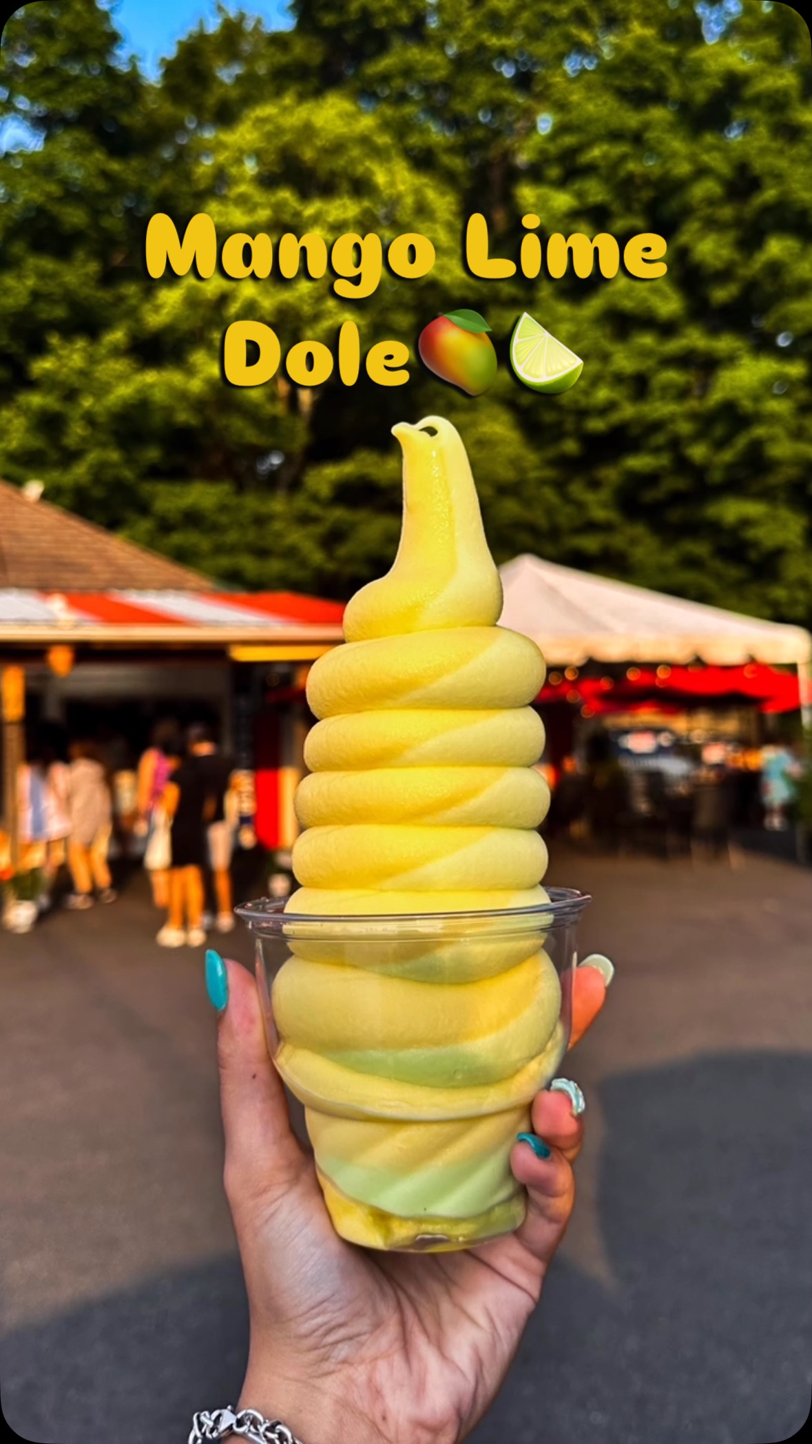 // Mango Lime Dole is waiting for you‼️😋 These dairy & gluten free Dole flavors keep us going through the hot summer days(that we haven’t had too much of lately😔). Let’s celebrate this beautiful day with a refreshing swirl of the tropics🥭🍋🟩
#ScoopsNMore #carmelny #icecream #hudsonvalley #putnamcounty #upstateny #newyorkicecream #newyorkfork #newforkcity #yummy #summer #dole