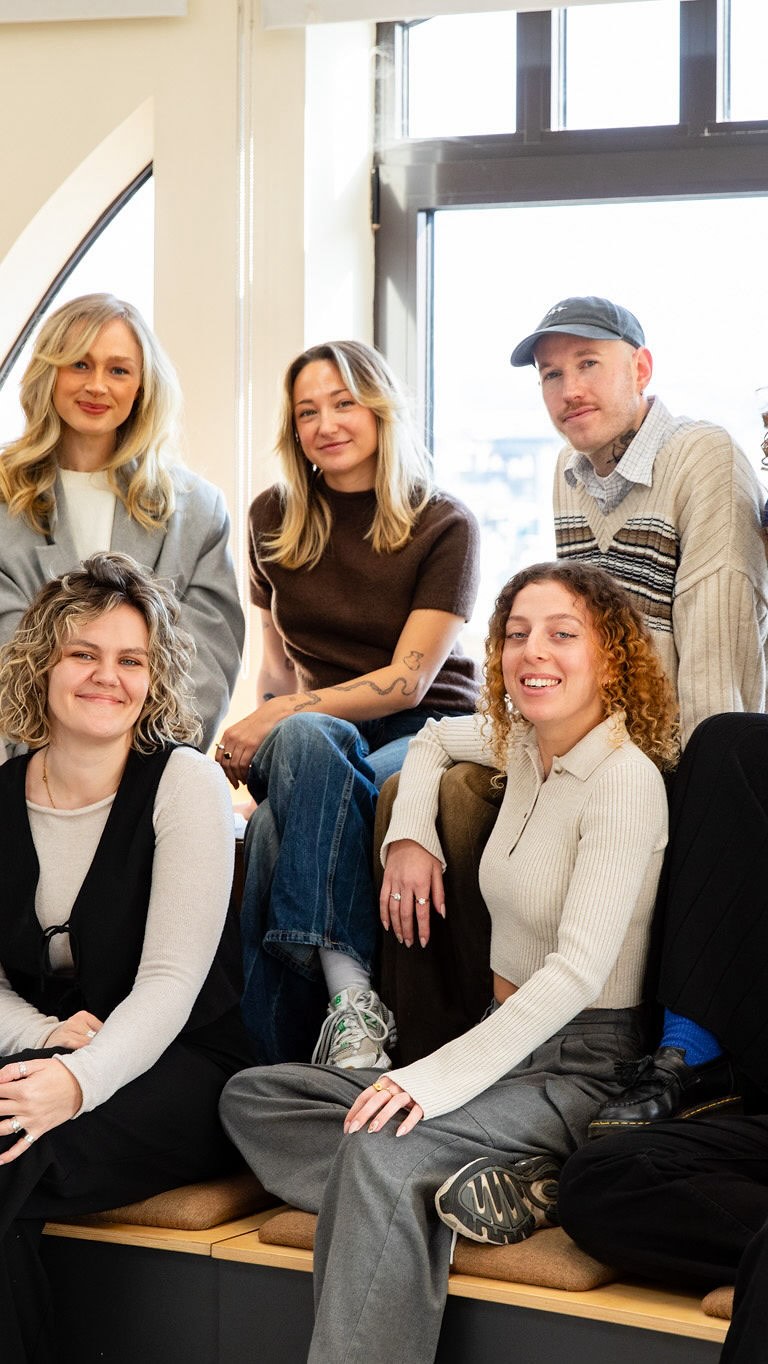 Join us for a day in the life at Projects 👋
On the day of our Fringe Party last month, we followed the rhythm of the building - from our help at the beach cleans with @recorrauk, to meeting the newest @ethoslettings puppy, to finishing out the day at The Rooftop for our Fringe Party catered by @lostinthelanes.
You can check out what a day in the life at Projects could look like for you by following the link in our bio to book a tour ✨