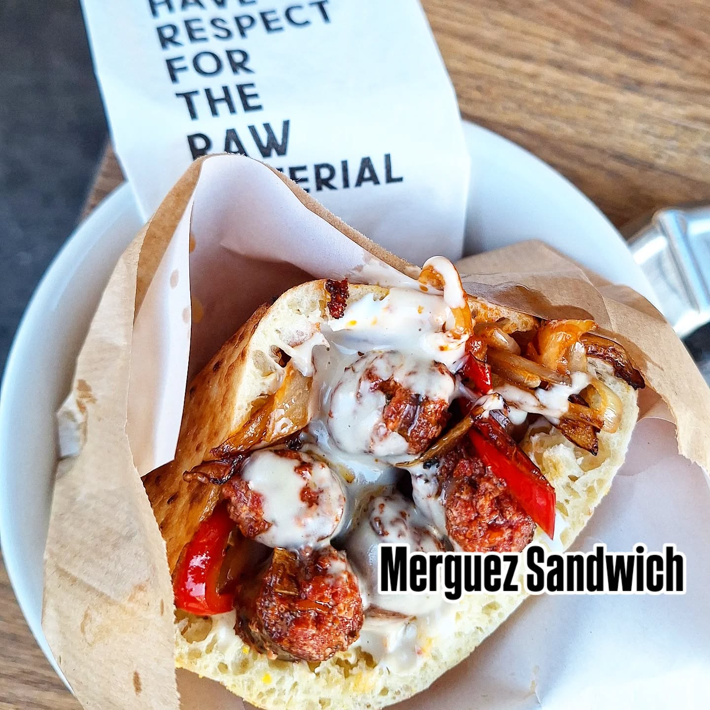 Merguez Sandwich
Perfect also for a walk on the Dounau