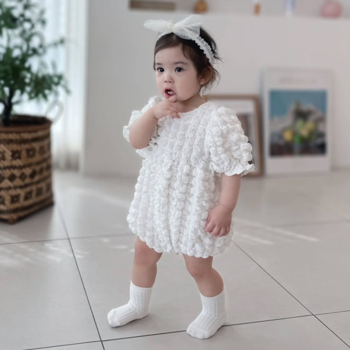 Our Popcorn suit is available now online
In white and purple
Baby girl
3-24 m