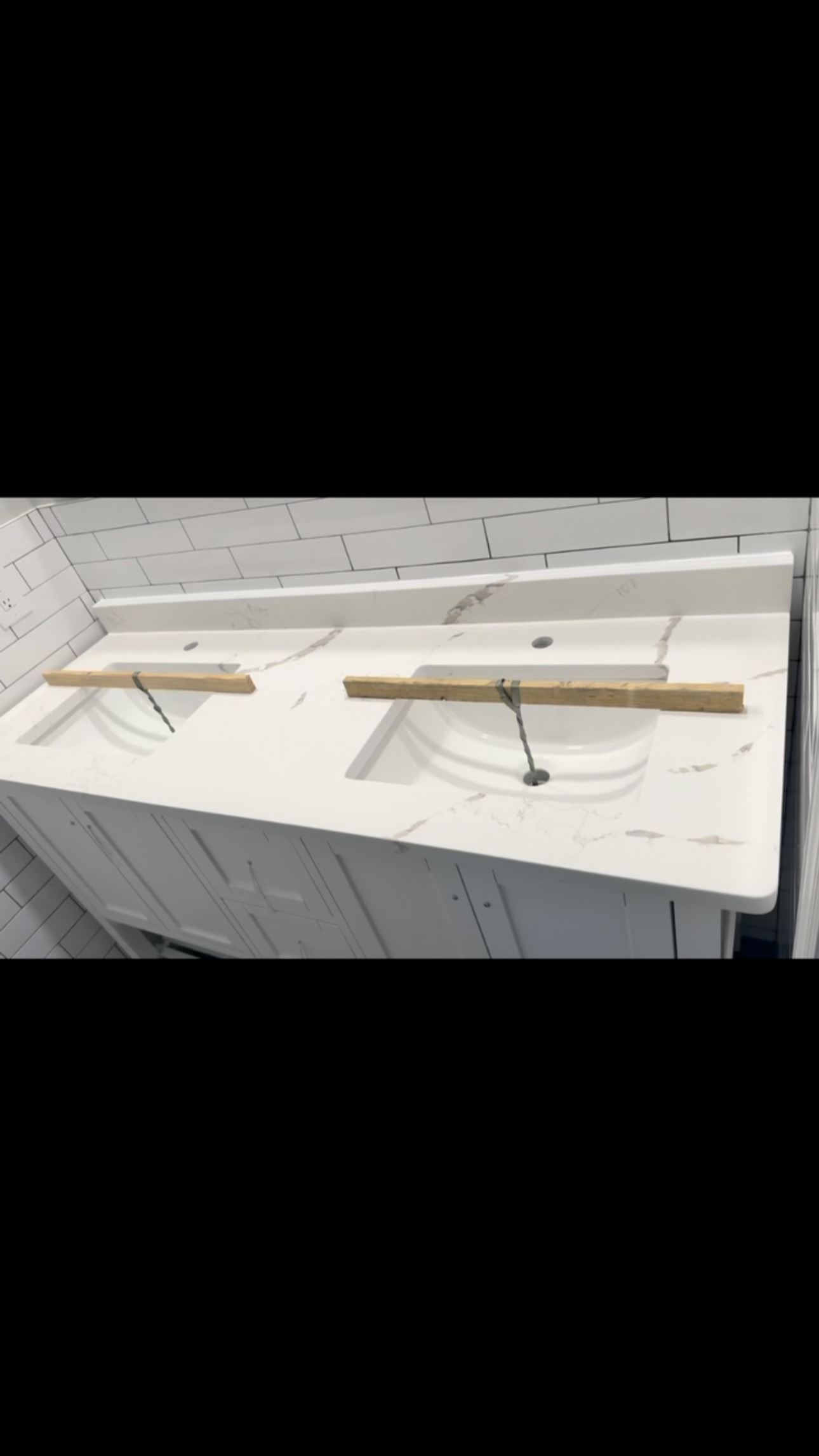 📍 Visit our showroom today!
📞 Call or Text: 813-786-7399 / 813-391-0764
#ElegantMarbleAndGraniteDesign #GraniteCountertops #QuartzCountertops #TampaGranite #StoneDesign #KitchenRemodel #BathroomRemodel #HomeRenovation #FridayVibes #FridayInspiration #MarbleLovers #QuartzDesign #TampaHomes #CustomCountertops