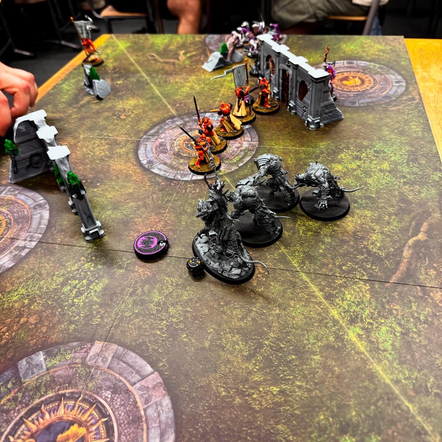 Yesterday I played in AoS Spearhead tournament finals! The match was tigh! My scavens lost 13 - 17 against the Stormcast Eternals! Had great time and will definedly play again (with new and FULLY PAINTED army)! #warhammer #warhammerageofsigmar #warhammerspearhead #spearhead #skaven #skaventide #gnawfeastclawpack #stormcasteternals #tabletopgames #tabletopgaming #gamesworkshop #wargaming